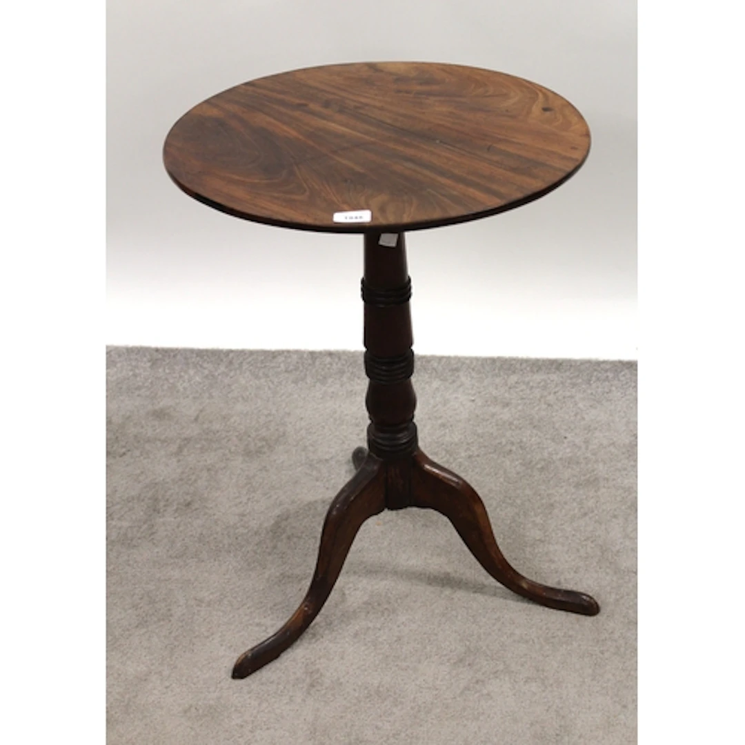 Small 19th Century mahogany circular pedestal table, the fig...