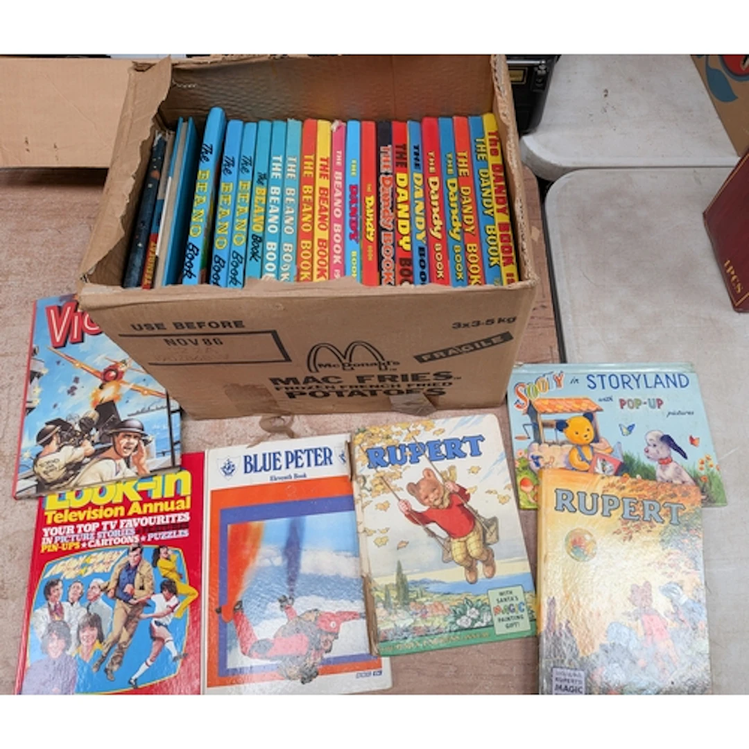 Collection of vintage Rupert the Bear, Sooty and other child...