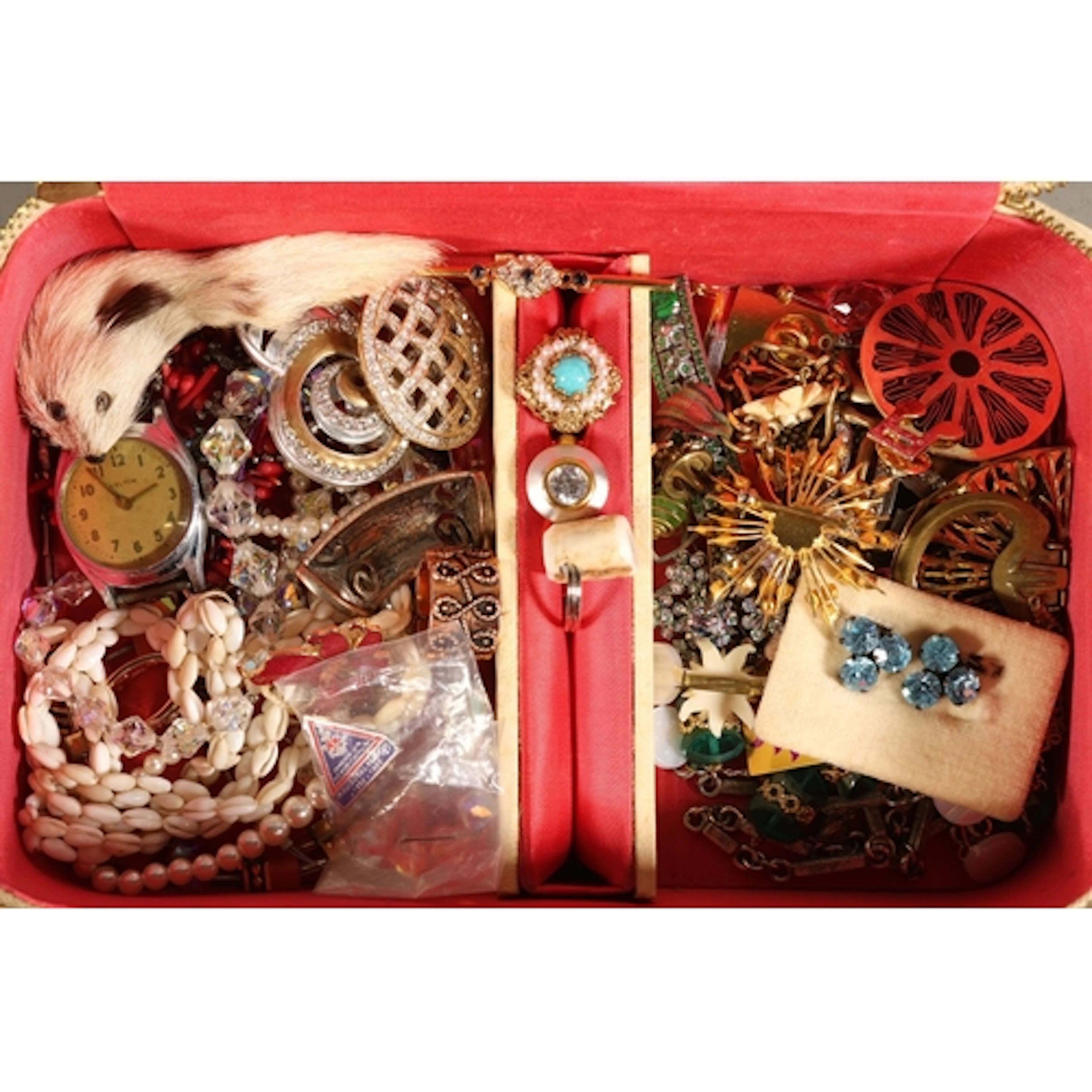Jewellery box containing costume jewellery to include a De P...