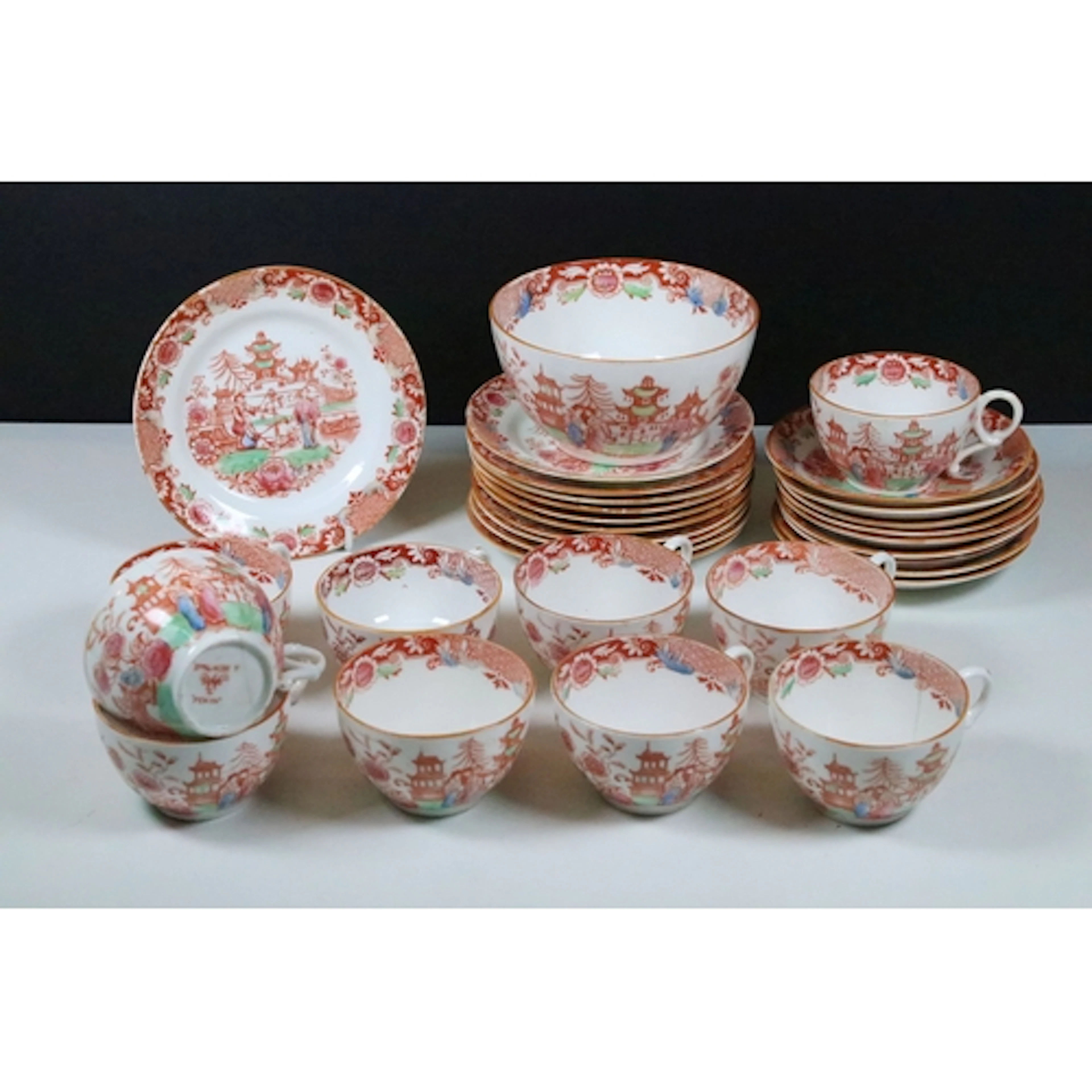 Early 20th century Chinoiserie pattern part tea set, compris...
