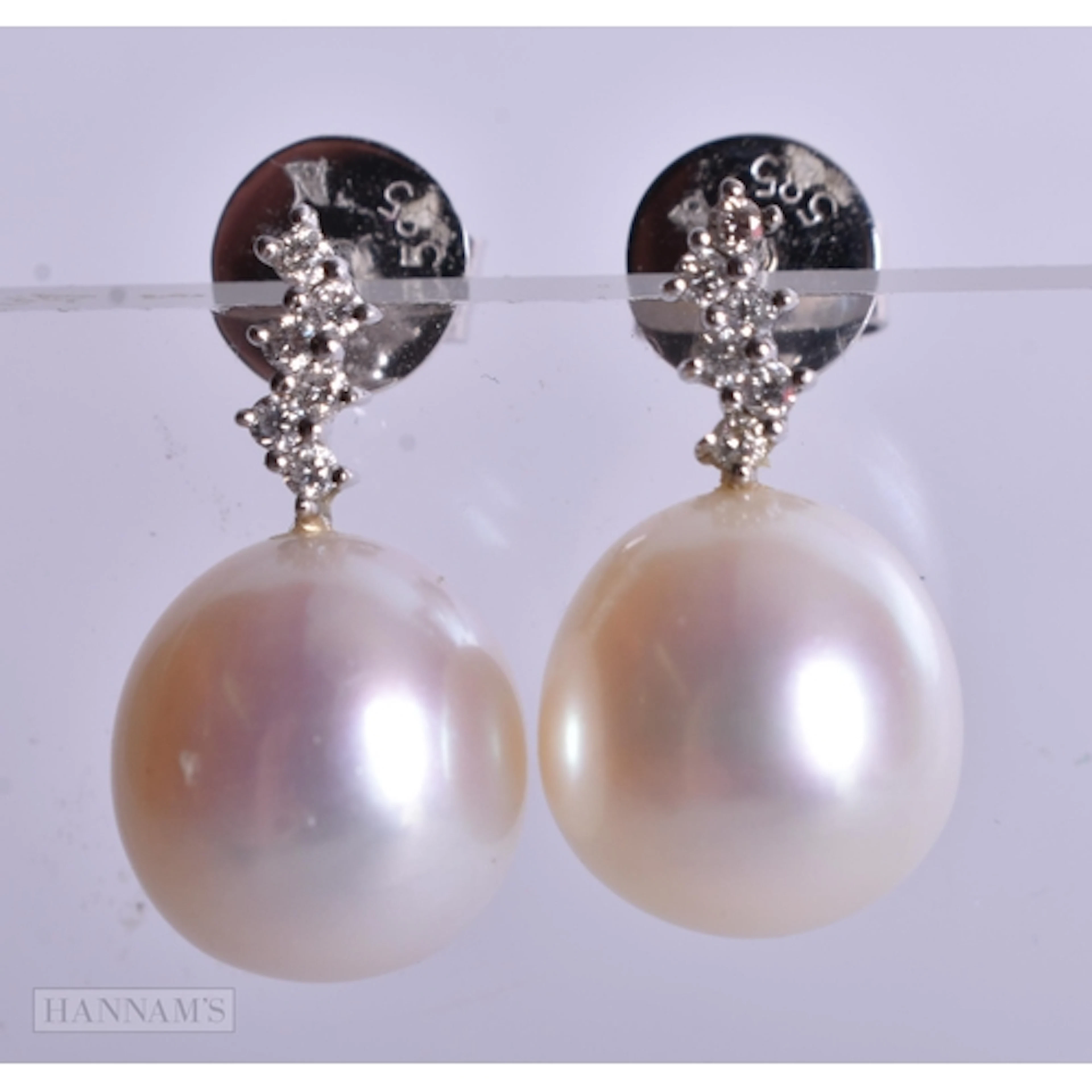 14ct white gold cultured pearl diamond drop earrings (3.6g)....