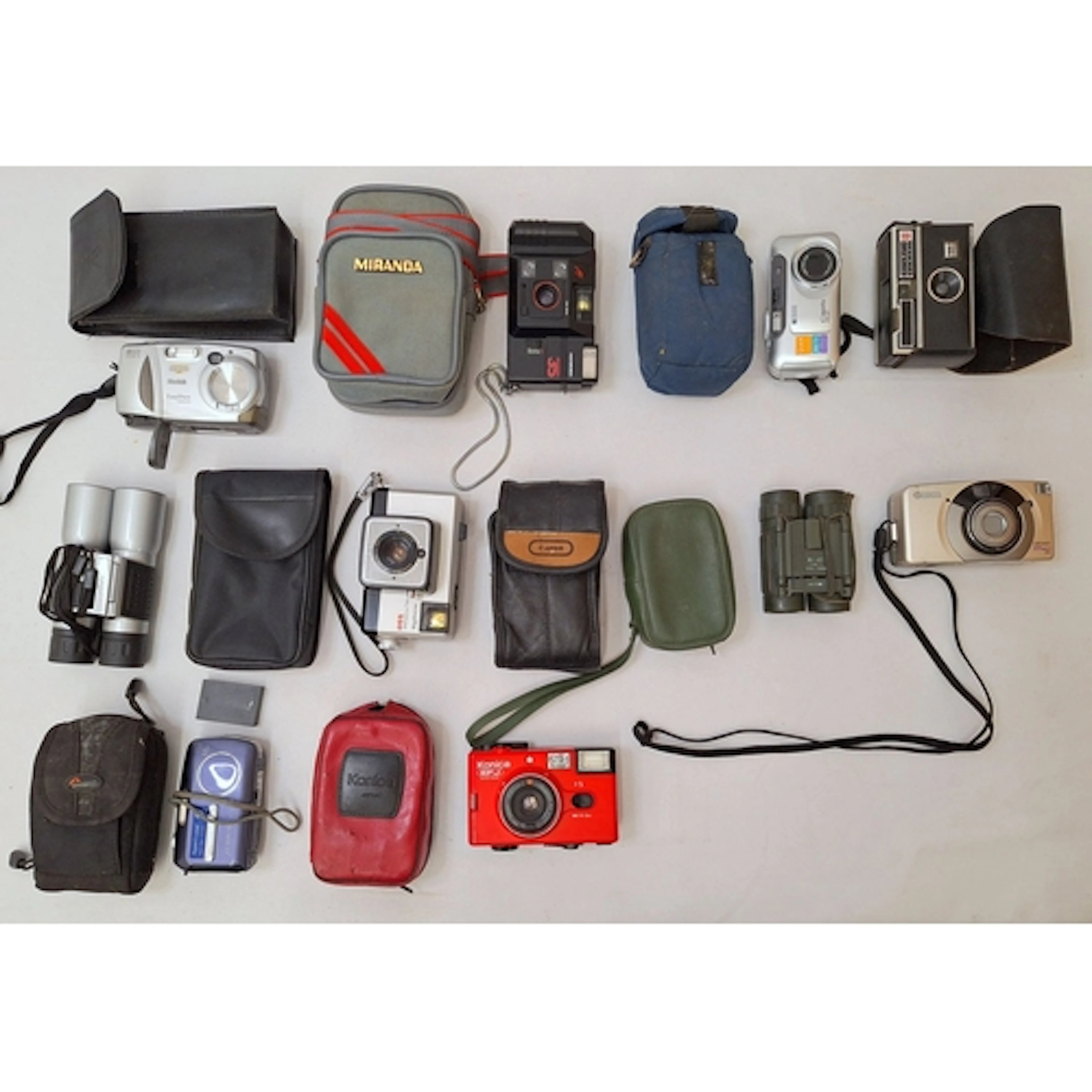 Vintage Cameras incl. Minolta Autopak 550, Kodak Easyshare ...