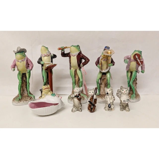 A five piece frog band together with a four piece Beswick ca...