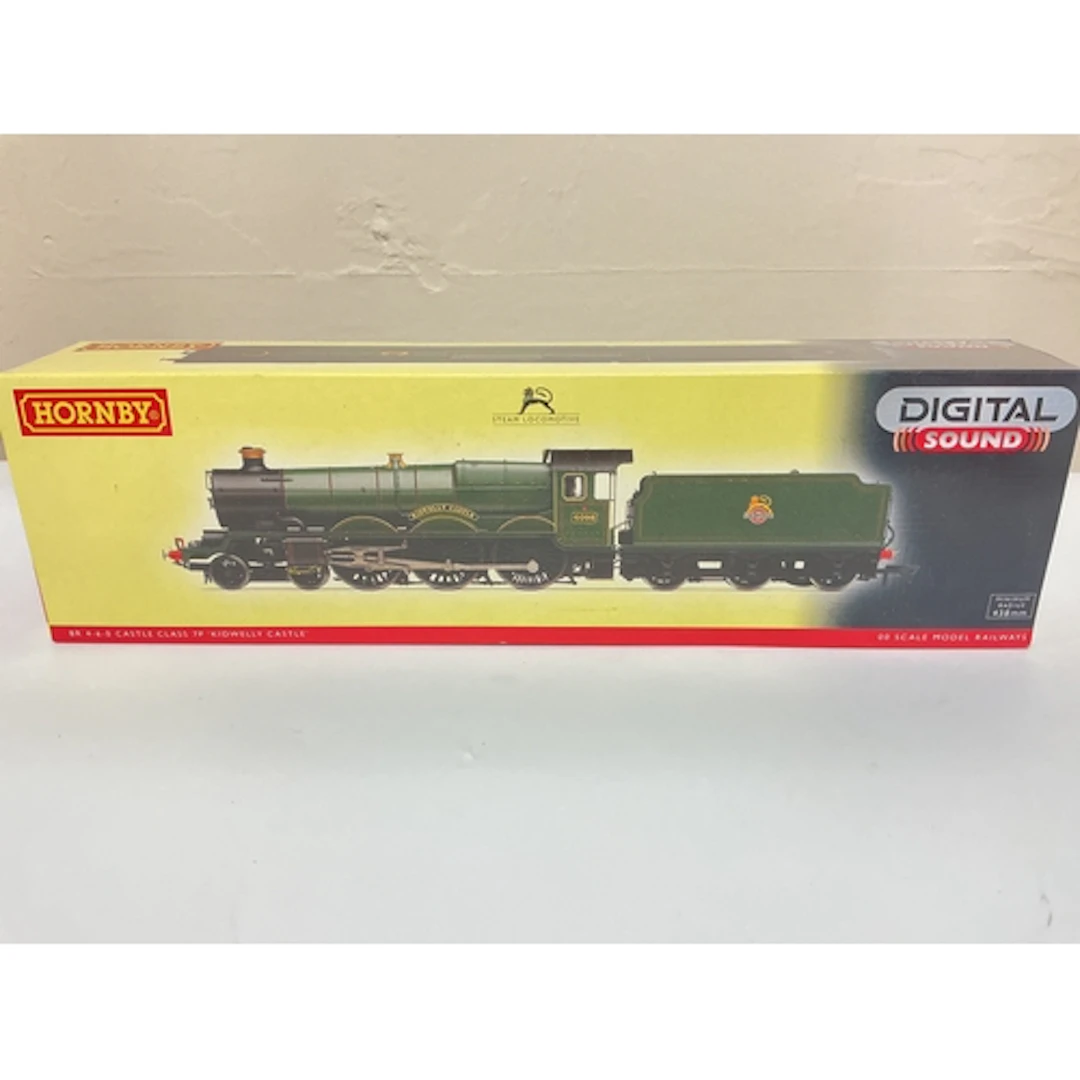 A Boxed Hornby Early BR Castle Class Locomotive 4098 Kidwell...