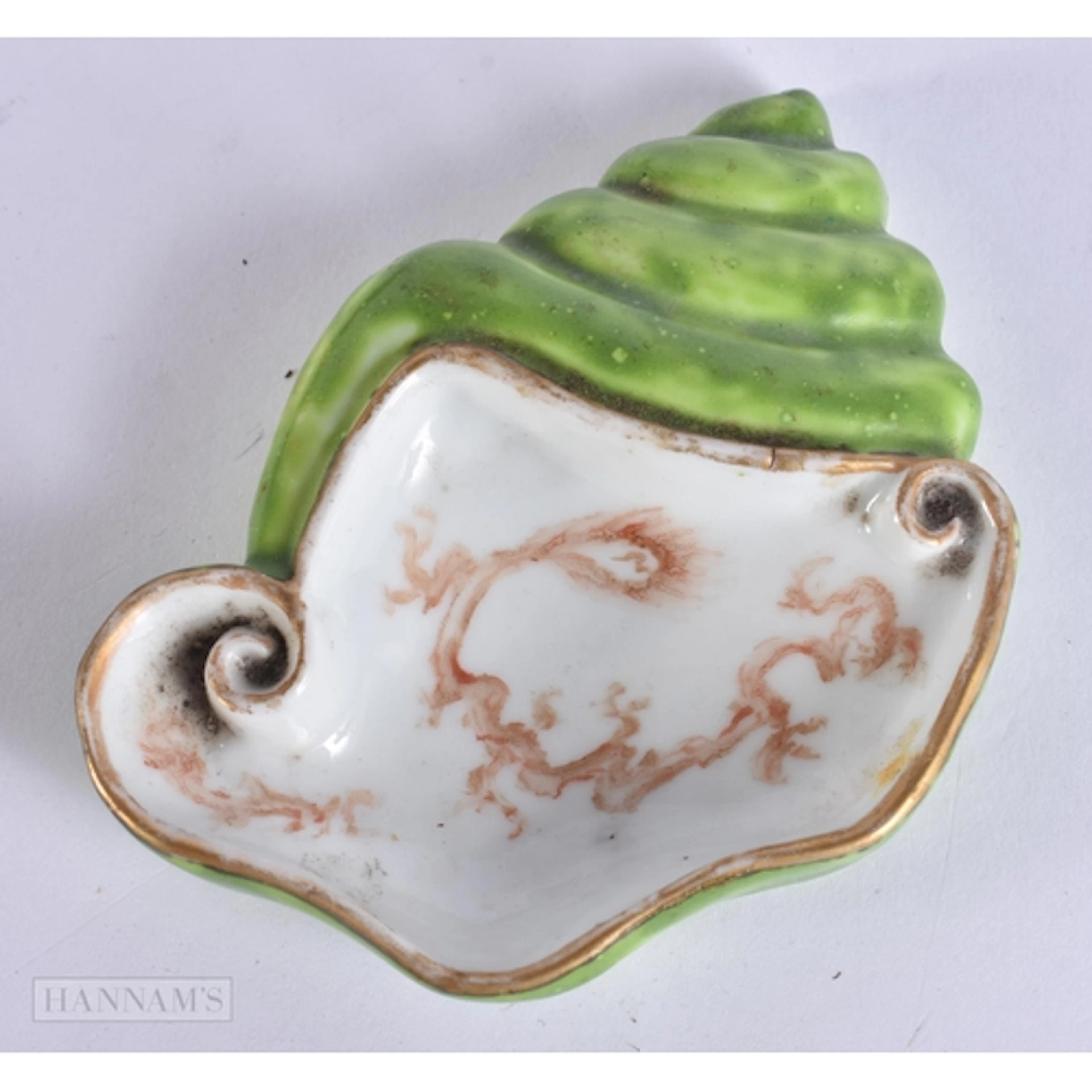 A CHINESE QING DYNASTY LIME GREEN PORCELAIN SCHOLARS SHELL b...