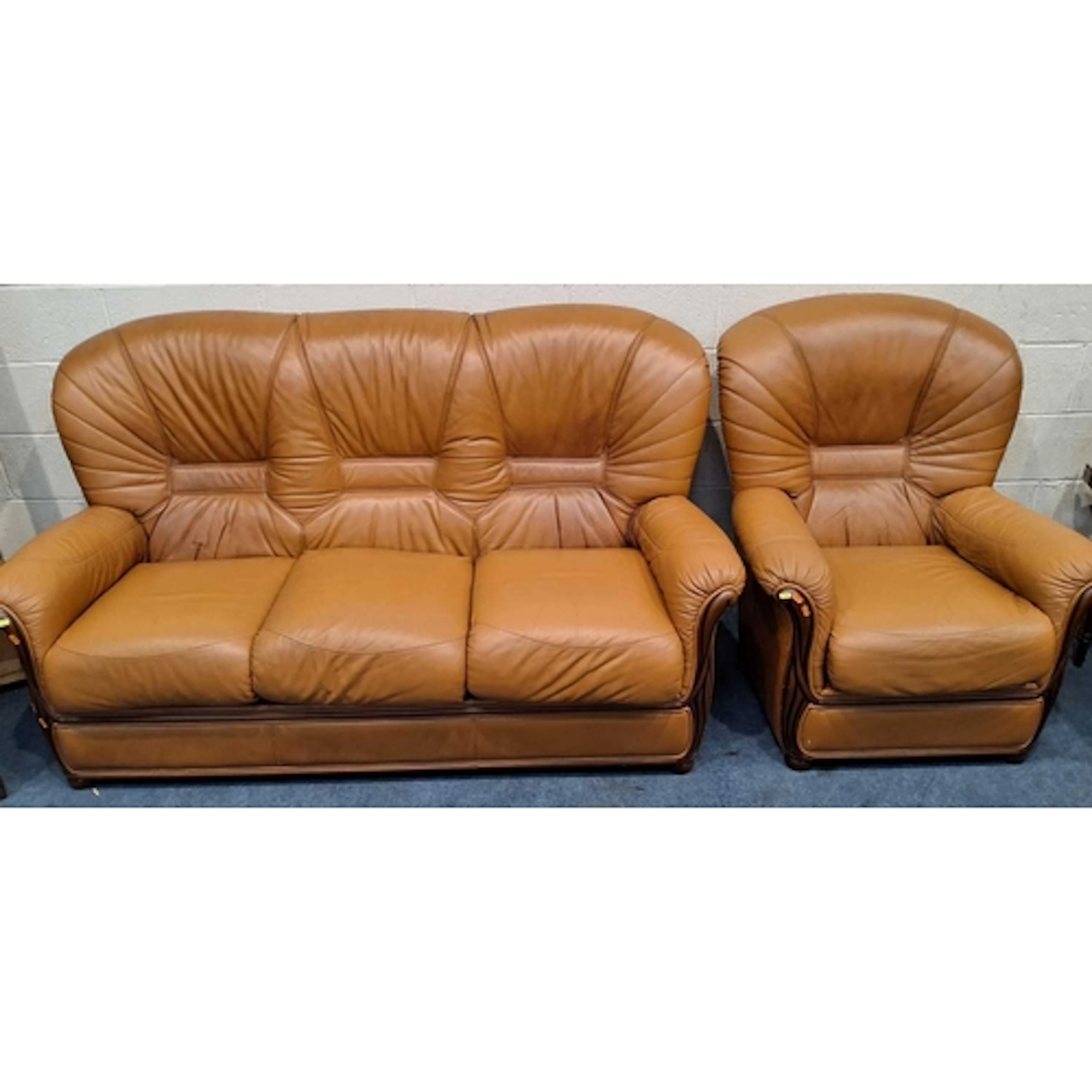 A SALOTTI TANNED LEATHER TWO PIECE LOUNGE SUITE, comprising ...