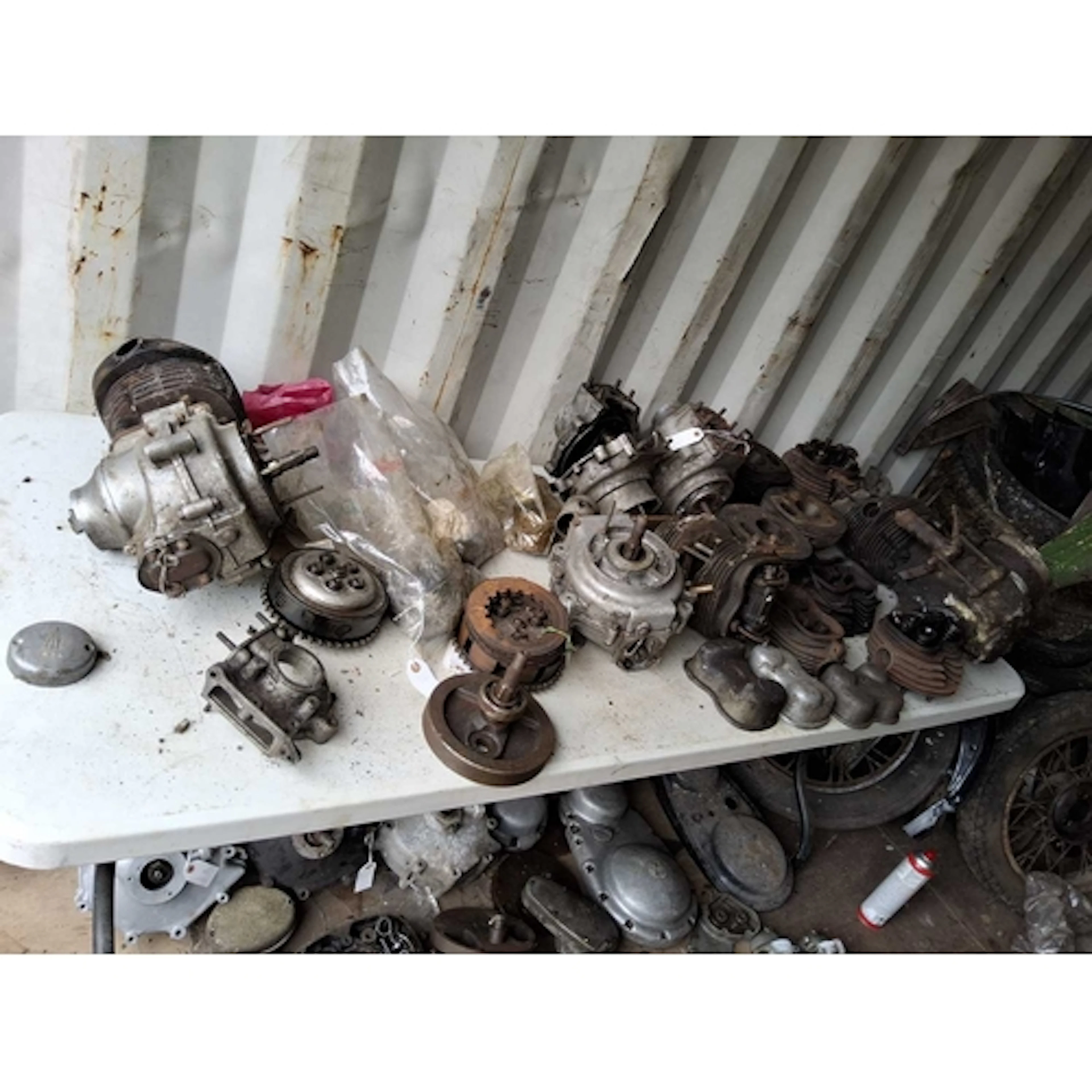 A COLLECTION OF VINTAGE BSA ENGINES AND PARTS, including a m...