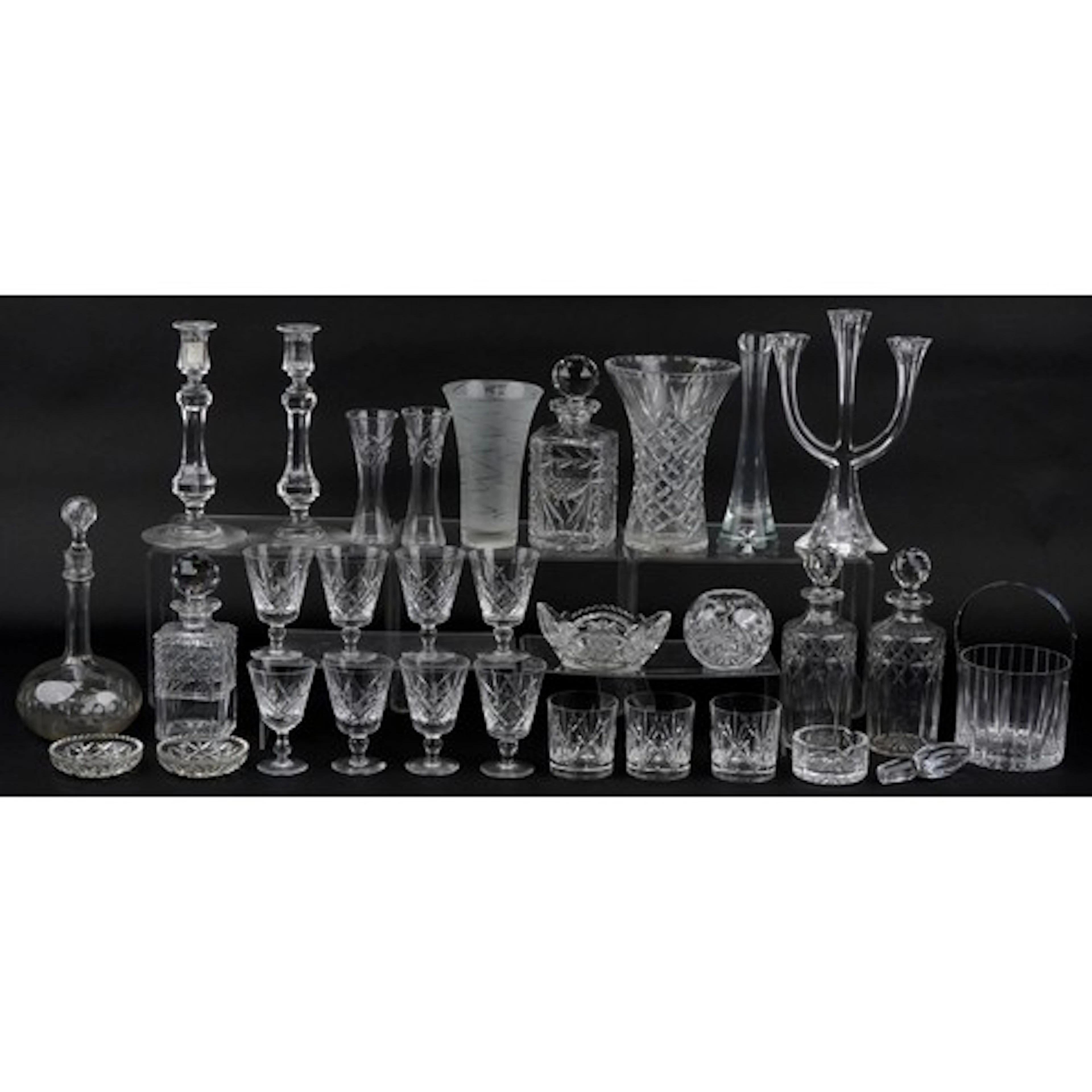 Collection of glassware and crystal including a Villeroy & B...