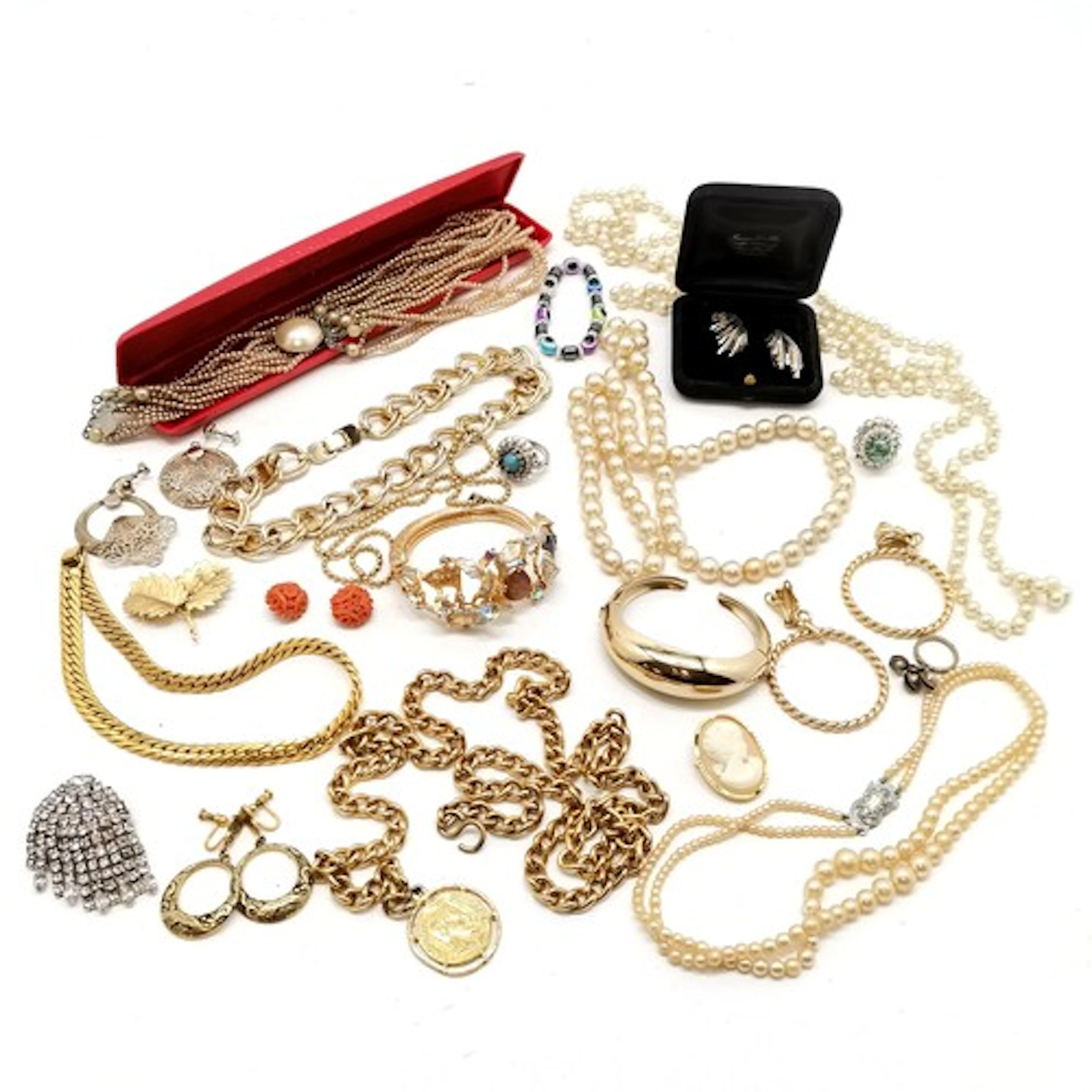 Qty of costume jewellery inc Coro hinged bangle + necklace, ...
