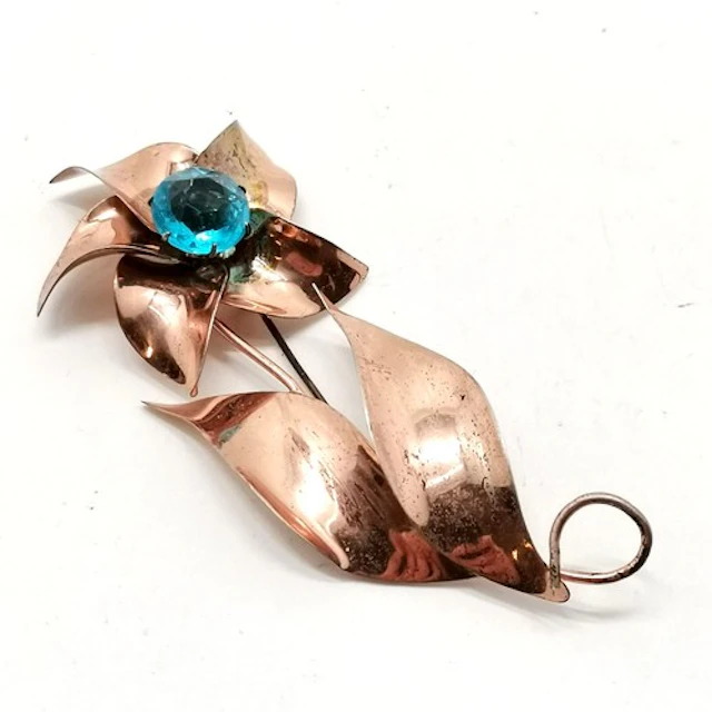 Vintage Sterling silver marked gilt flower brooch set with b...