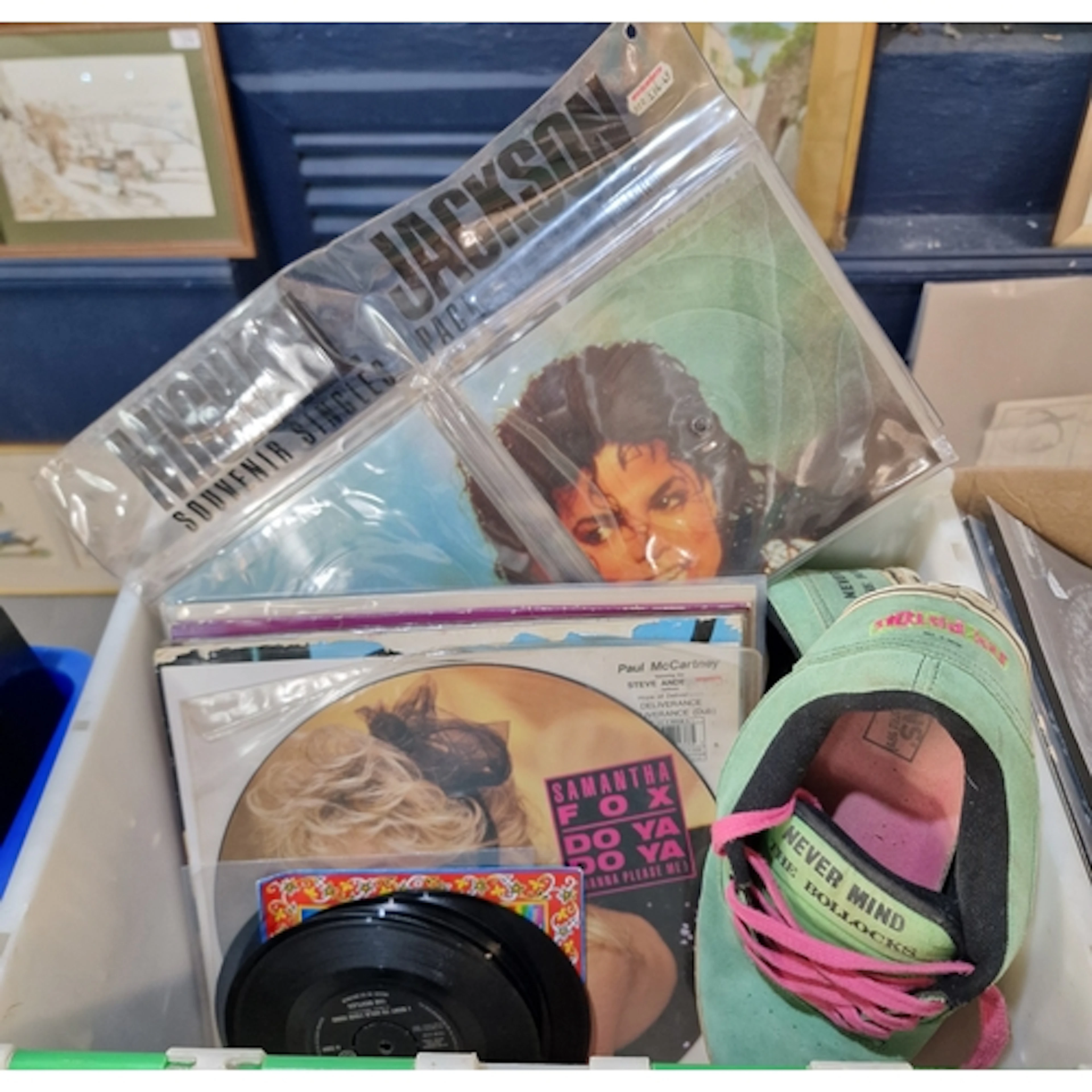Collection of assorted vinyl LP records and Maxi singles to ...