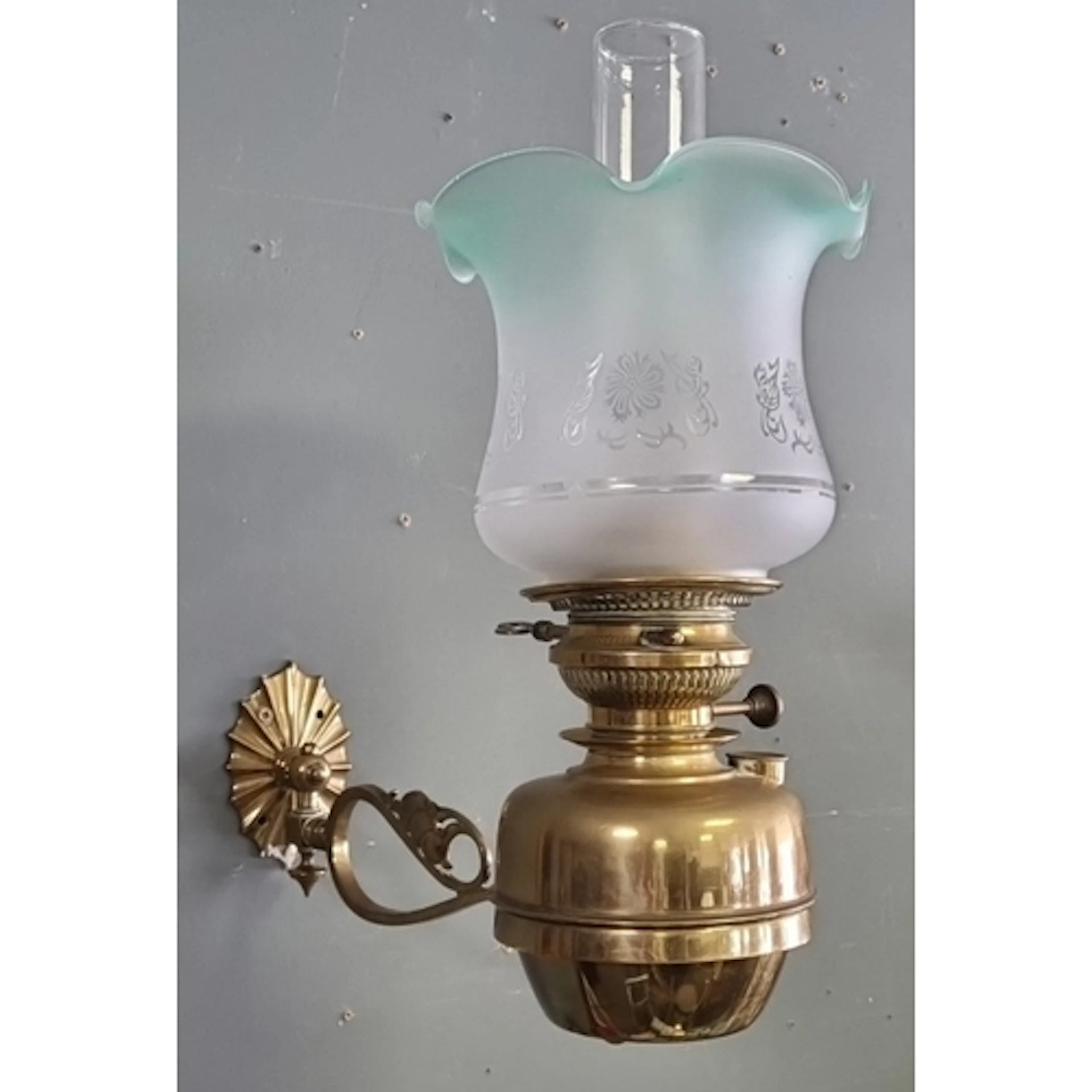 Brass Wall-Mounted Oil Lamp with Etched Glass Shade, H: 43cm...