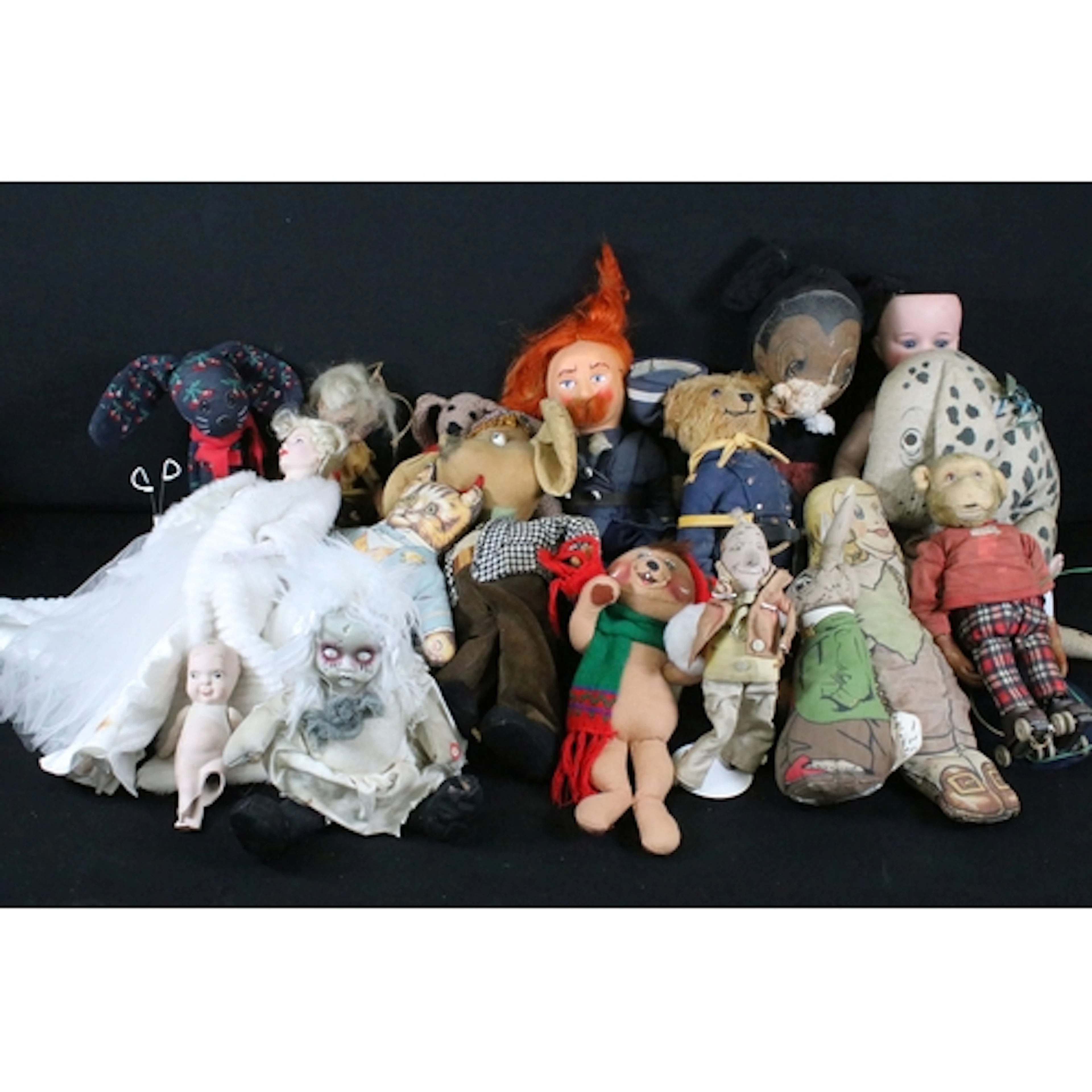 Collection of various dolls and teddies to include original ...