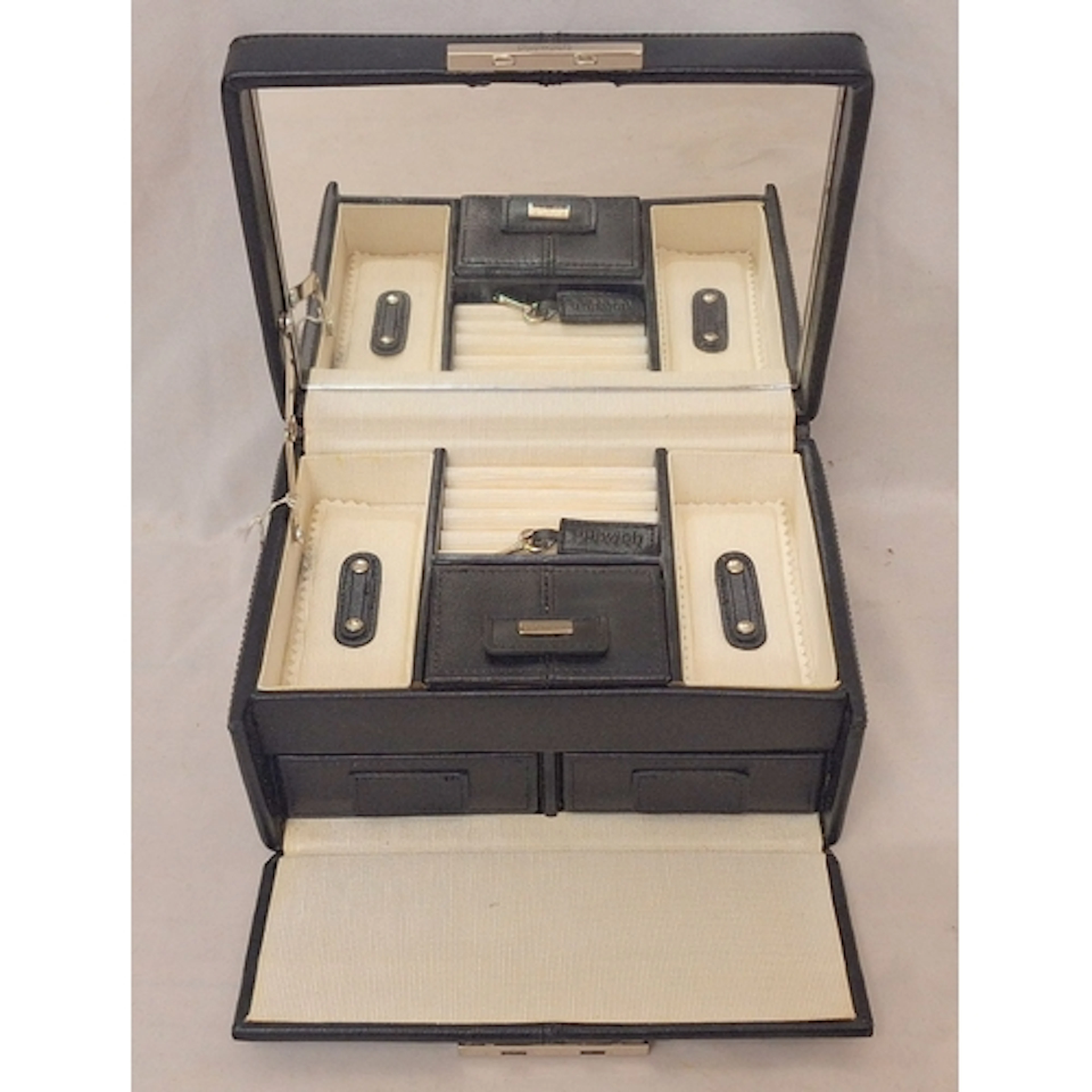 Dulwich Design Genuine Leather Jewellery Case with internal ...