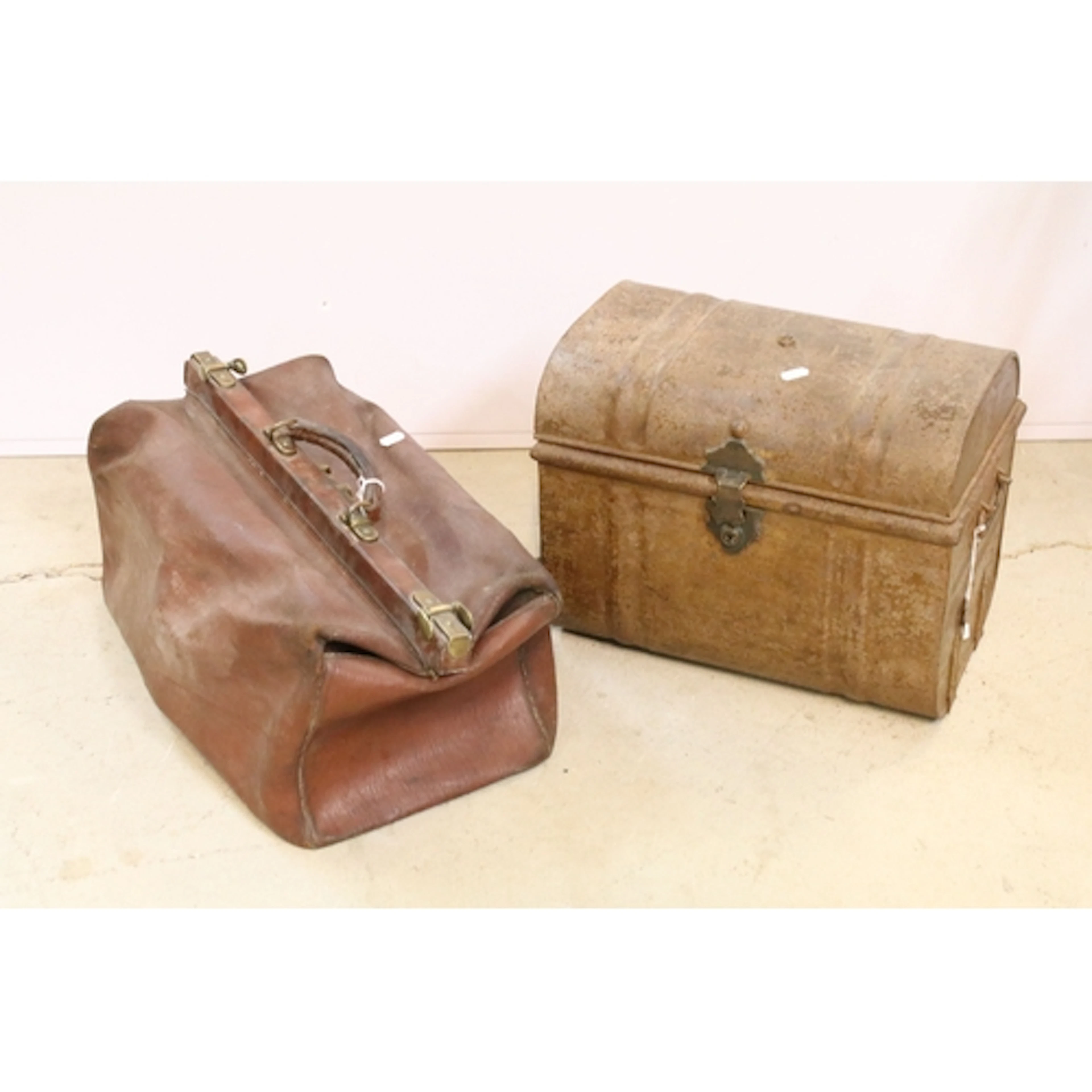 A vintage leather Gladstone Bag, with brass fittings, L 52cm...