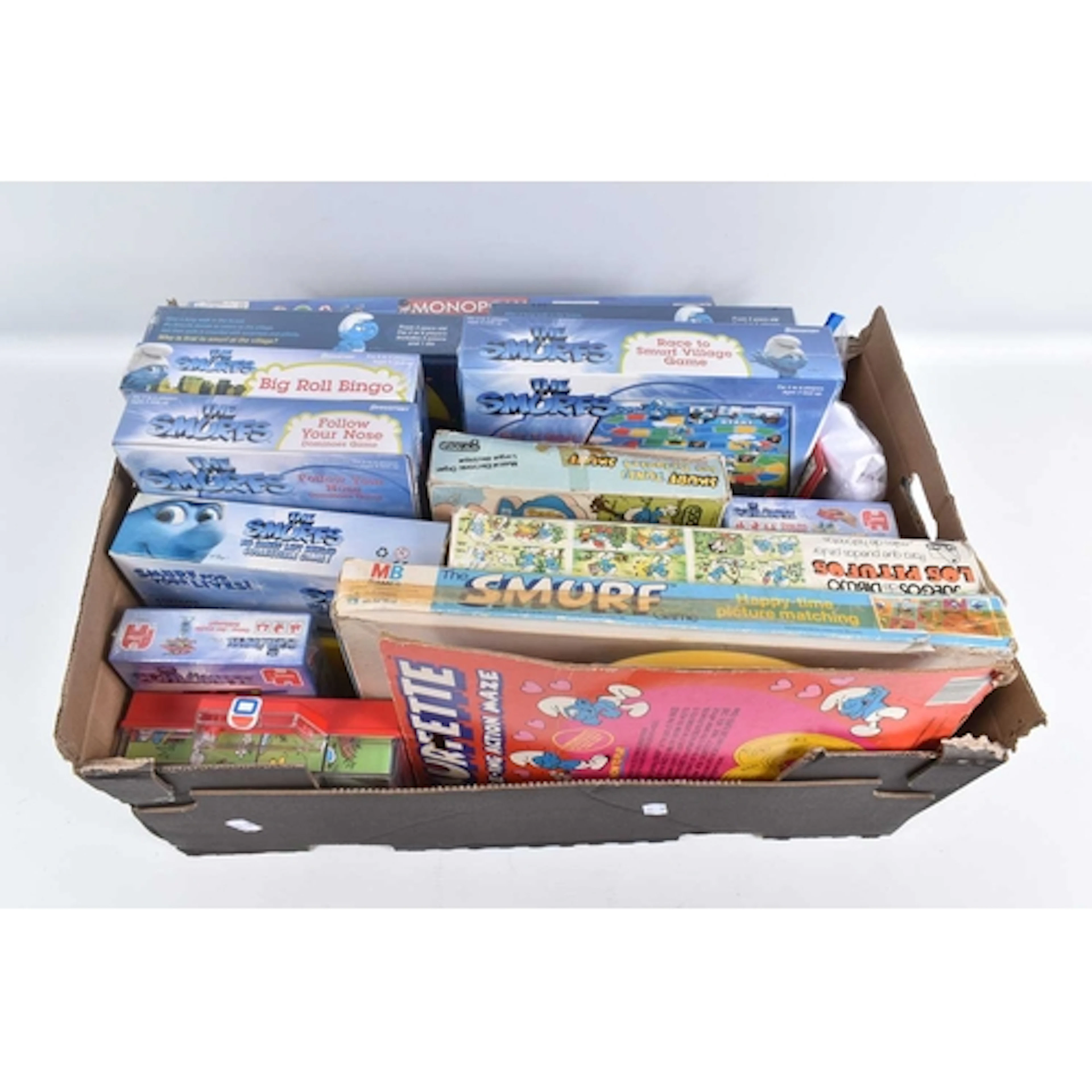 A SELECTION OF APPROXIMATELY TWENTY ONE SMURF THEMED GAMES, ...