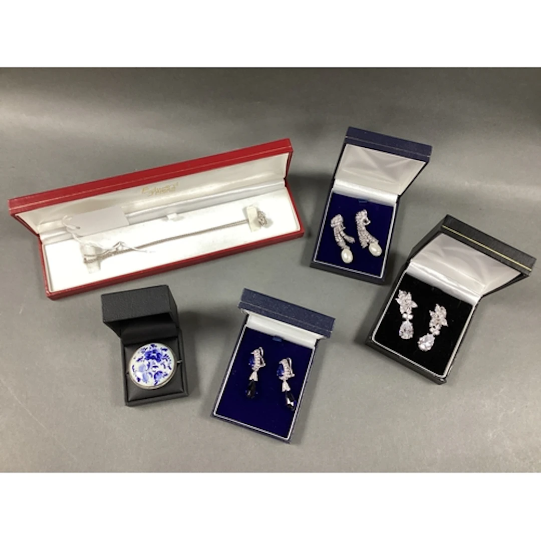 TOVA Diamonique 925 (DQCZ) Statement Clip On Earrings, Kit H...