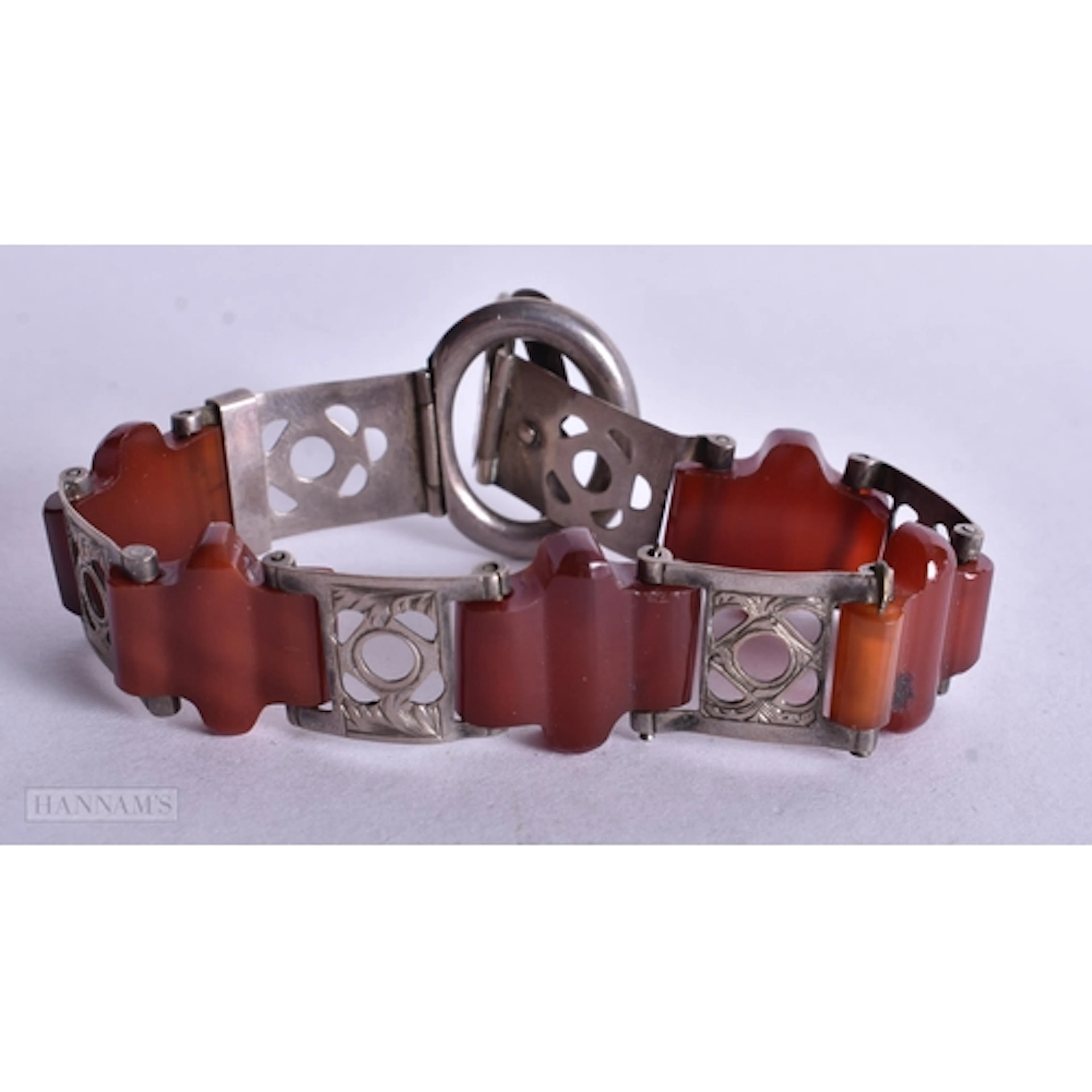A VICTORIAN SILVER AND AGATE BRACELET. 25.7 grams. 21.5 cm x...
