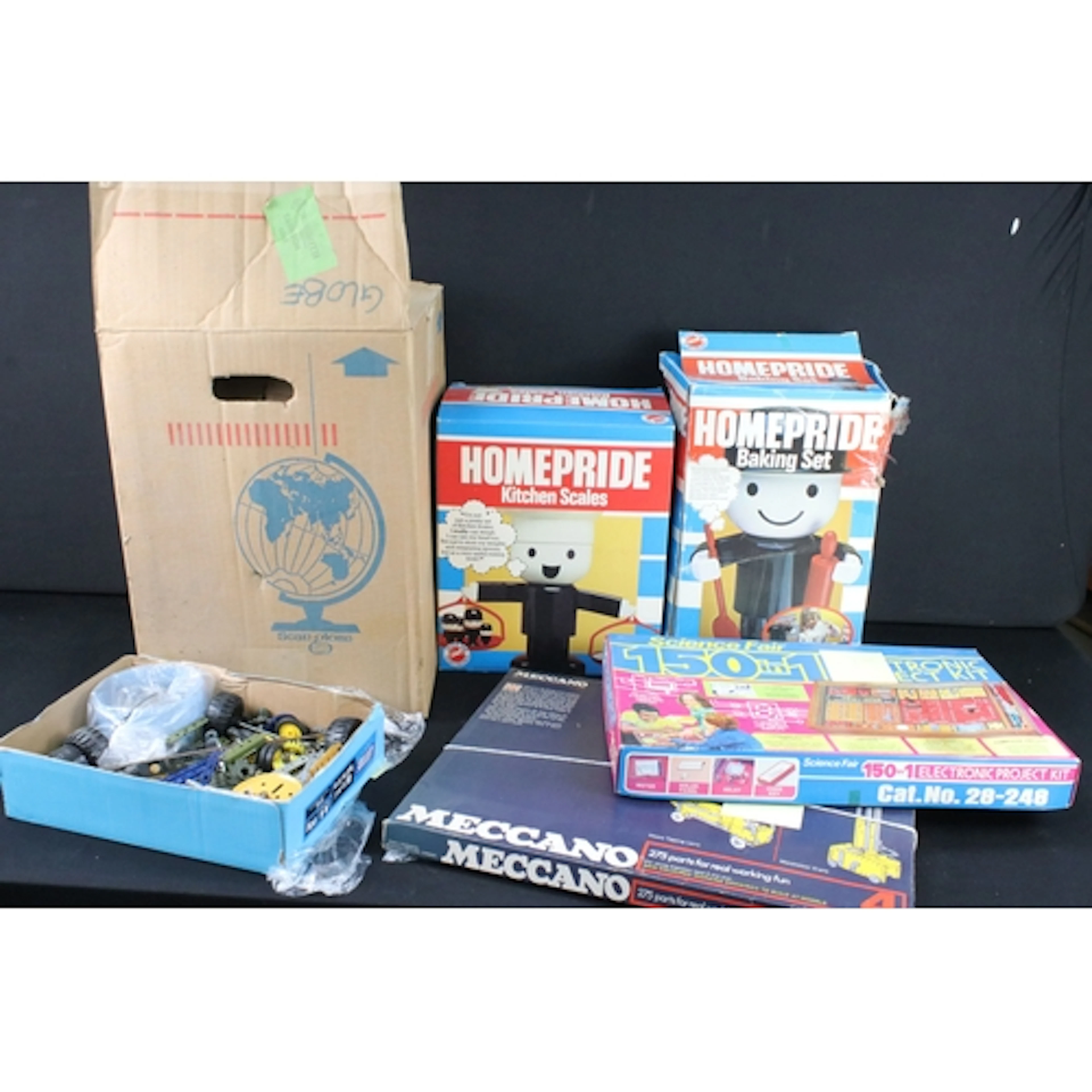 Collection of mixed toys to include boxed Scan-Globe, boxed ...
