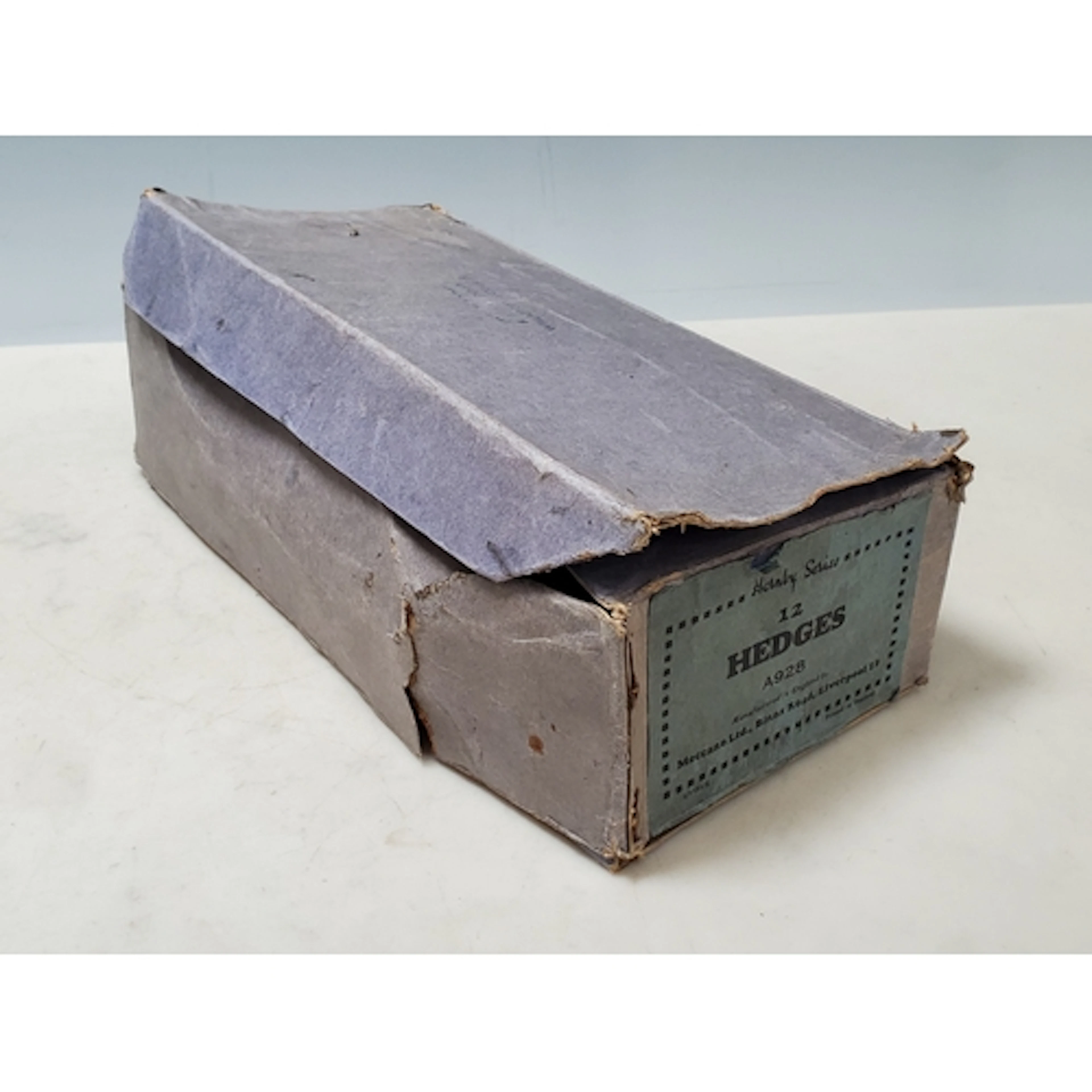 A boxed set of Hornby 0 gauge A928 Hedges, box F but complet...
