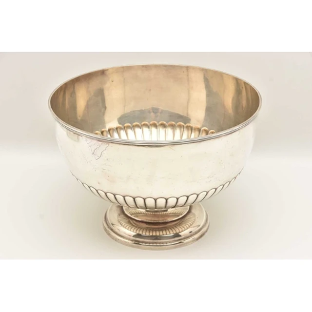 A EDWARD VII SILVER PUNCH BOWL, a large bowl raised on a cir...