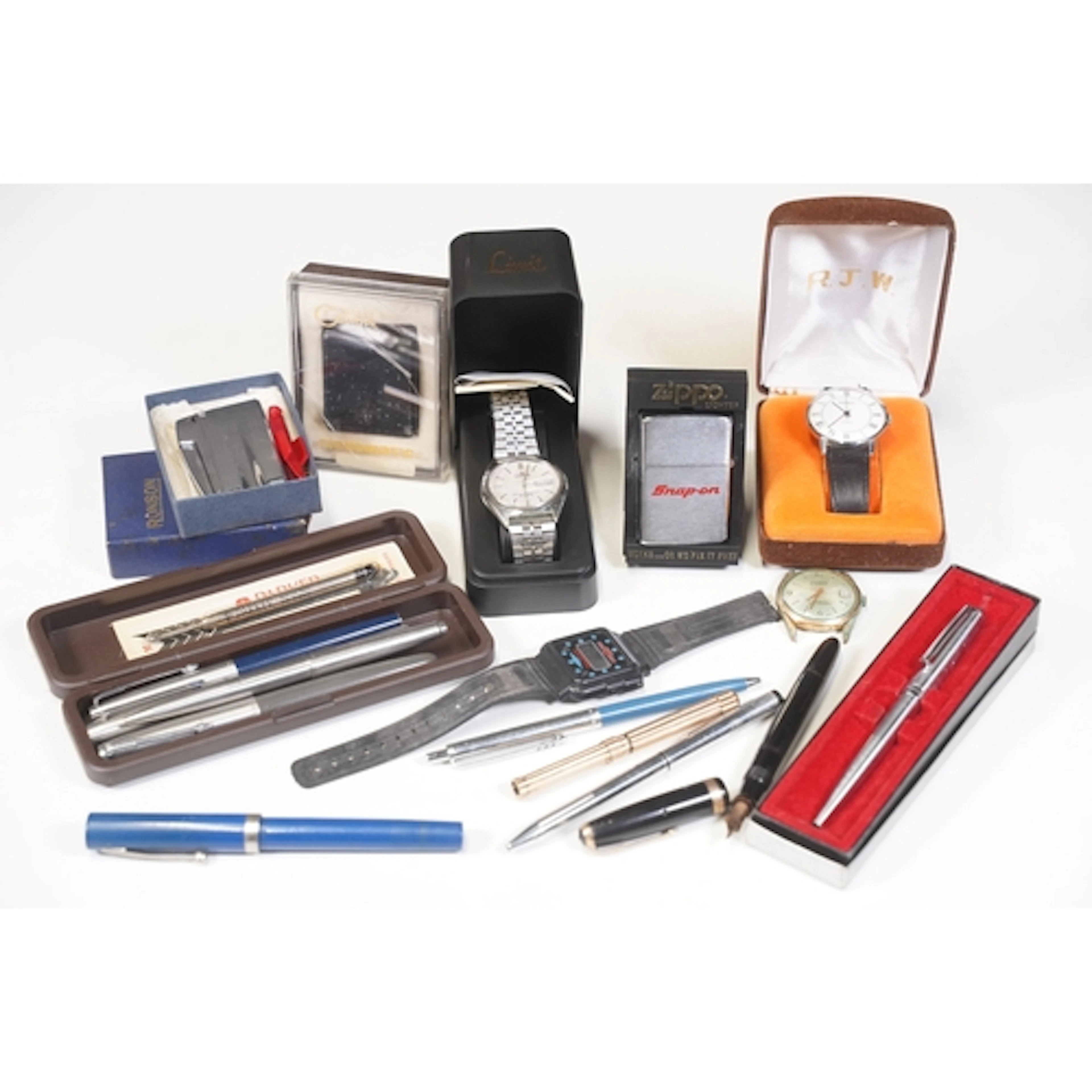 Collection of watches comprising examples by Lorus, Sekonda,...