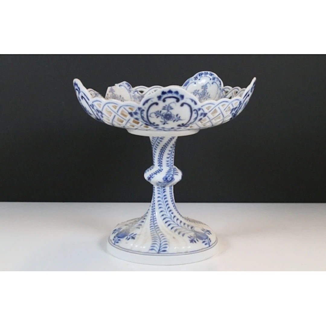 Meissen porcelain reticulated blue and white tazza, having b...