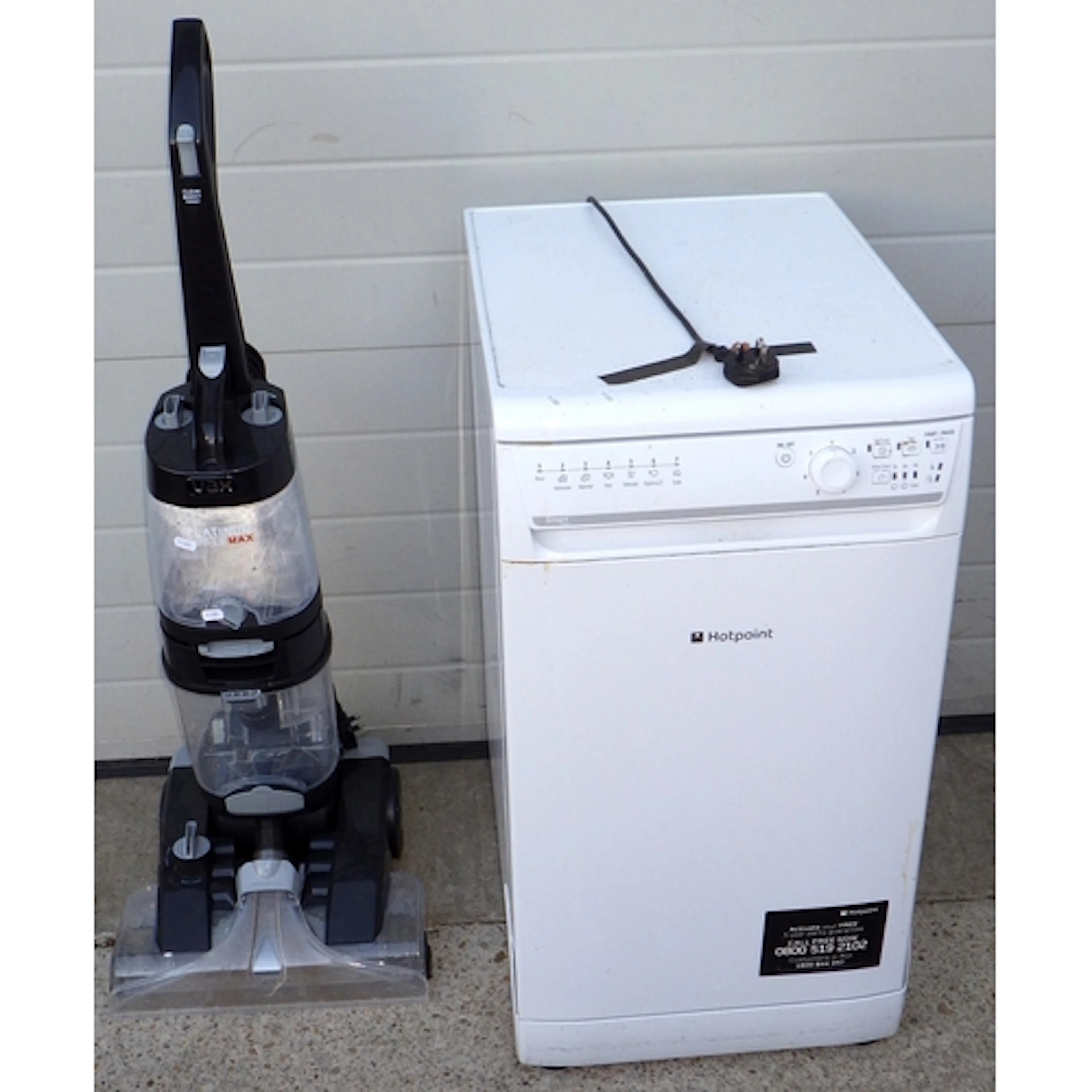 A Vax carpet cleaner and a Hotpoint dishwasher (2)