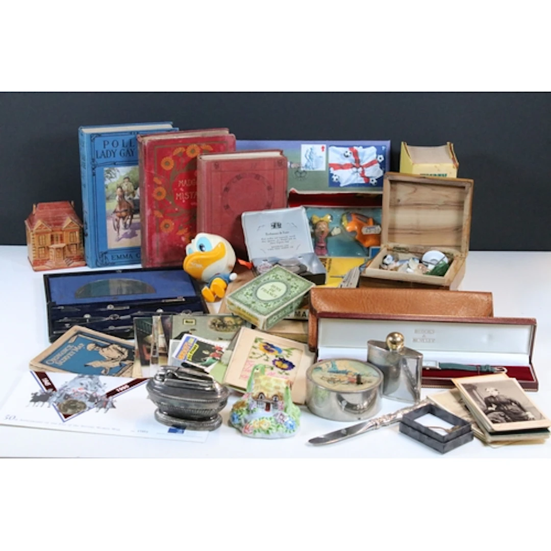 A box of mixed collectables to include maps, books, watches,...