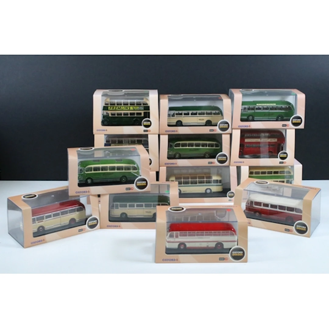 16 Boxed / cased Oxford Diecast Omnibus diecast model buses,...