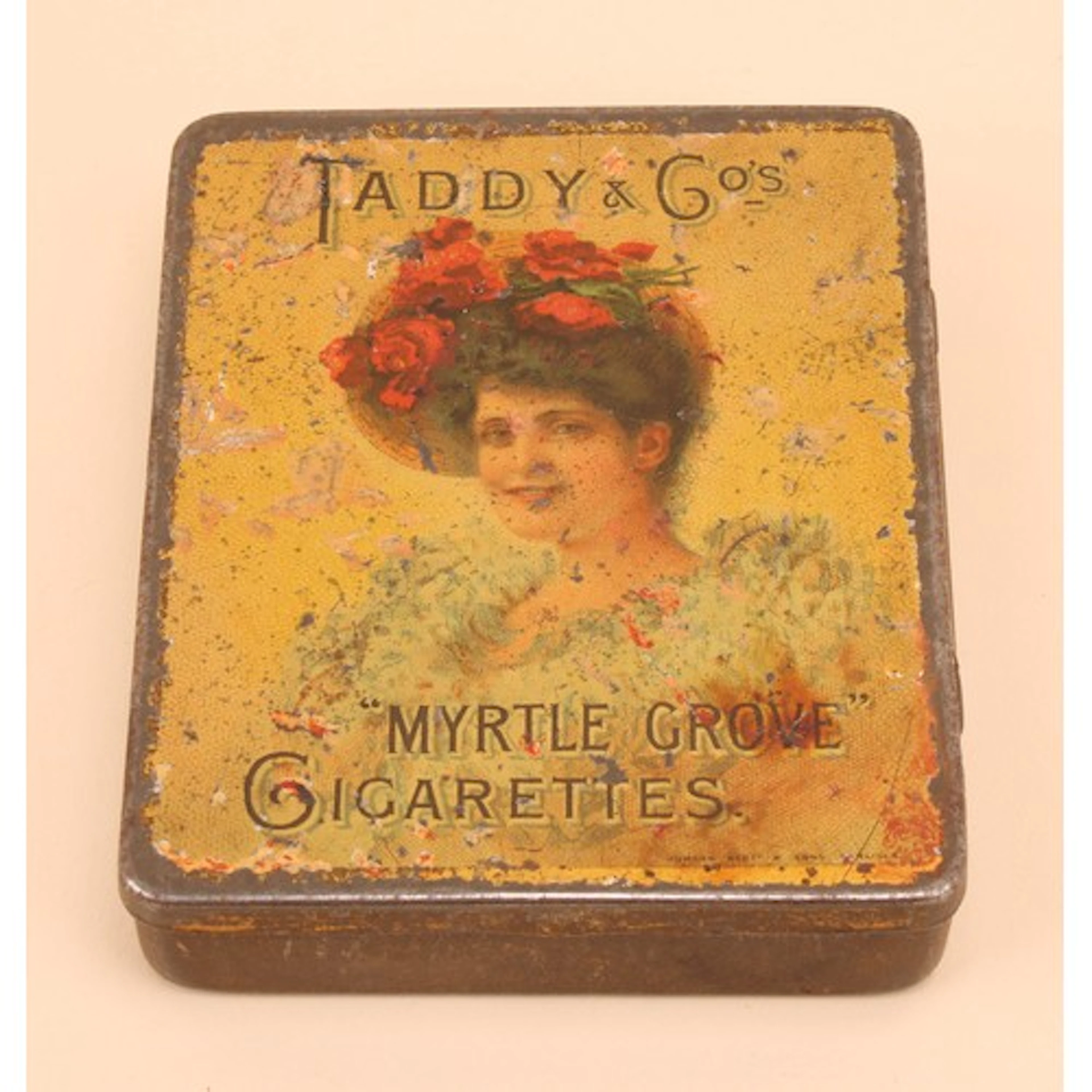 Advertising Tins - Tobacco - an early 20th century rounded r...