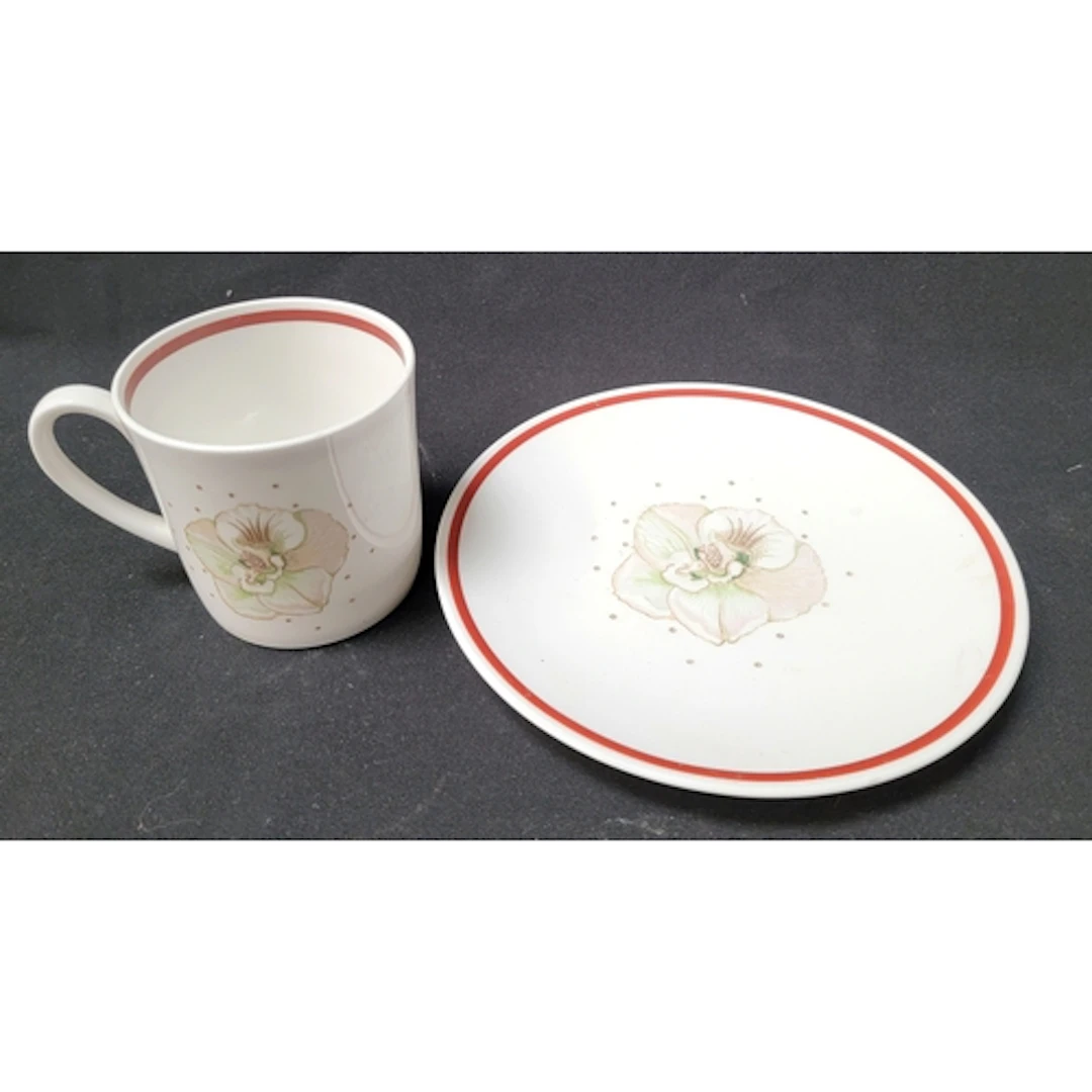 SUSIE COOPER FOR WEDGEWOOD TEA SET featuring flower design o...