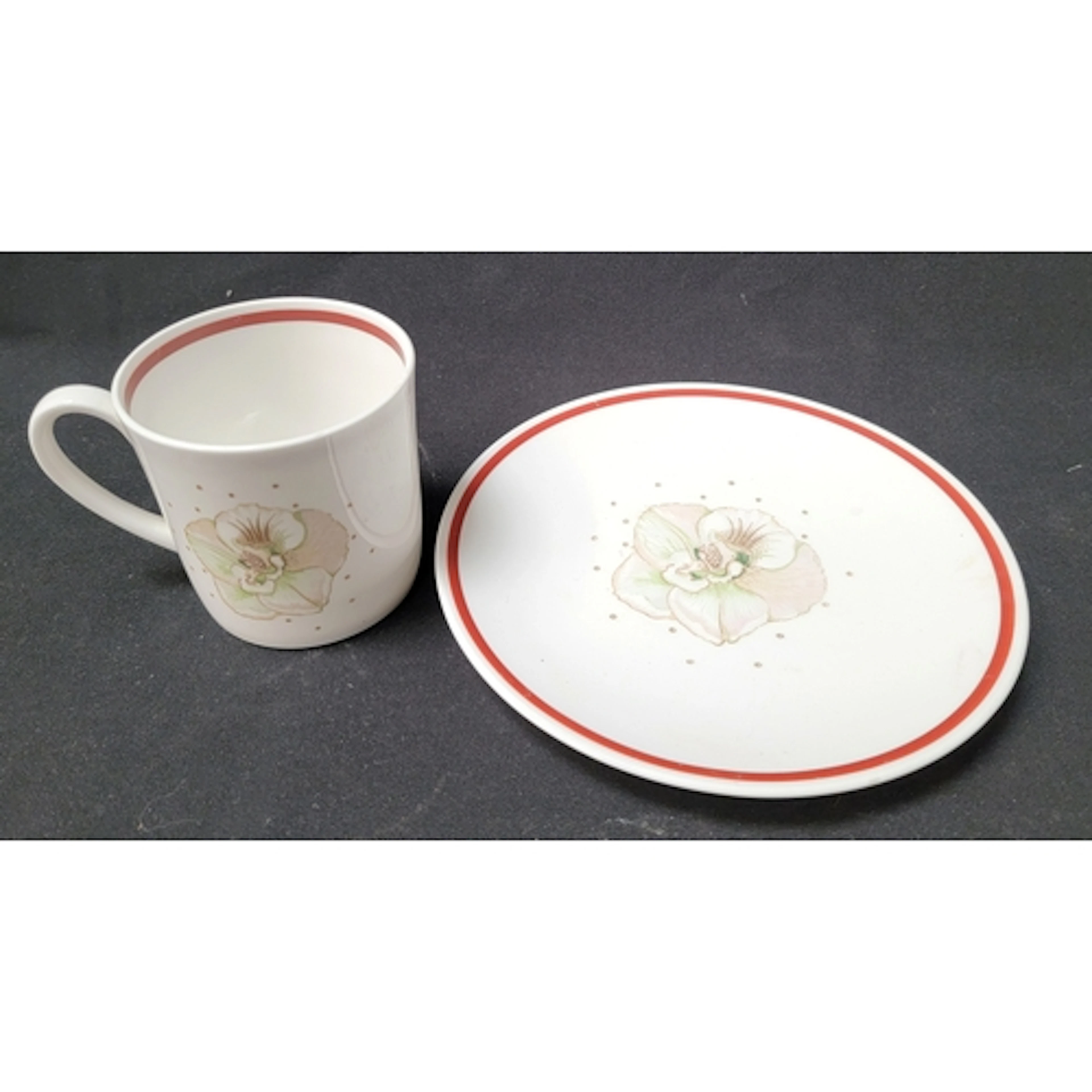 SUSIE COOPER FOR WEDGEWOOD TEA SET featuring flower design o...