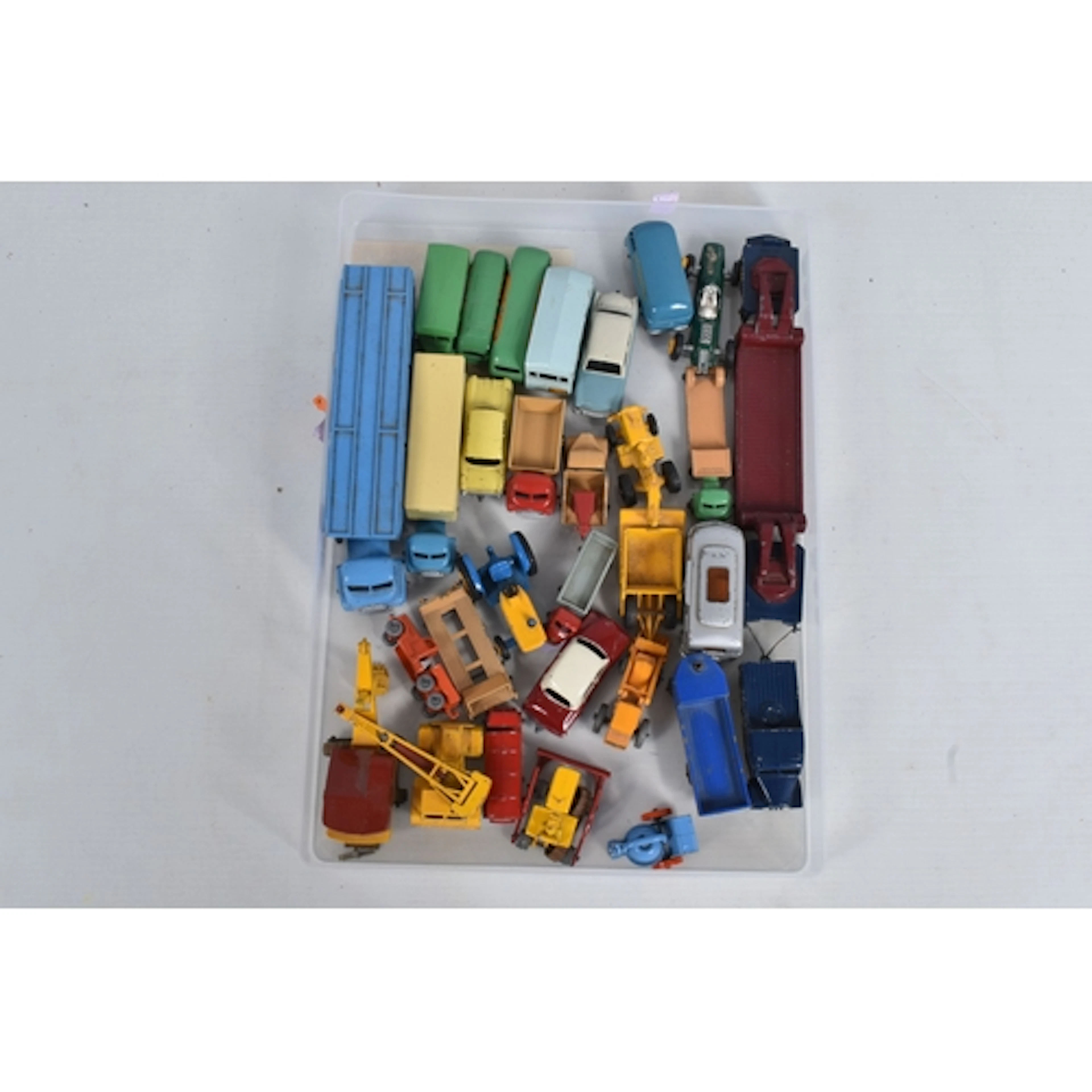 A QUANTITY OF UNBOXED DIECAST MATCHBOX MODEL VEHICLES, to in...