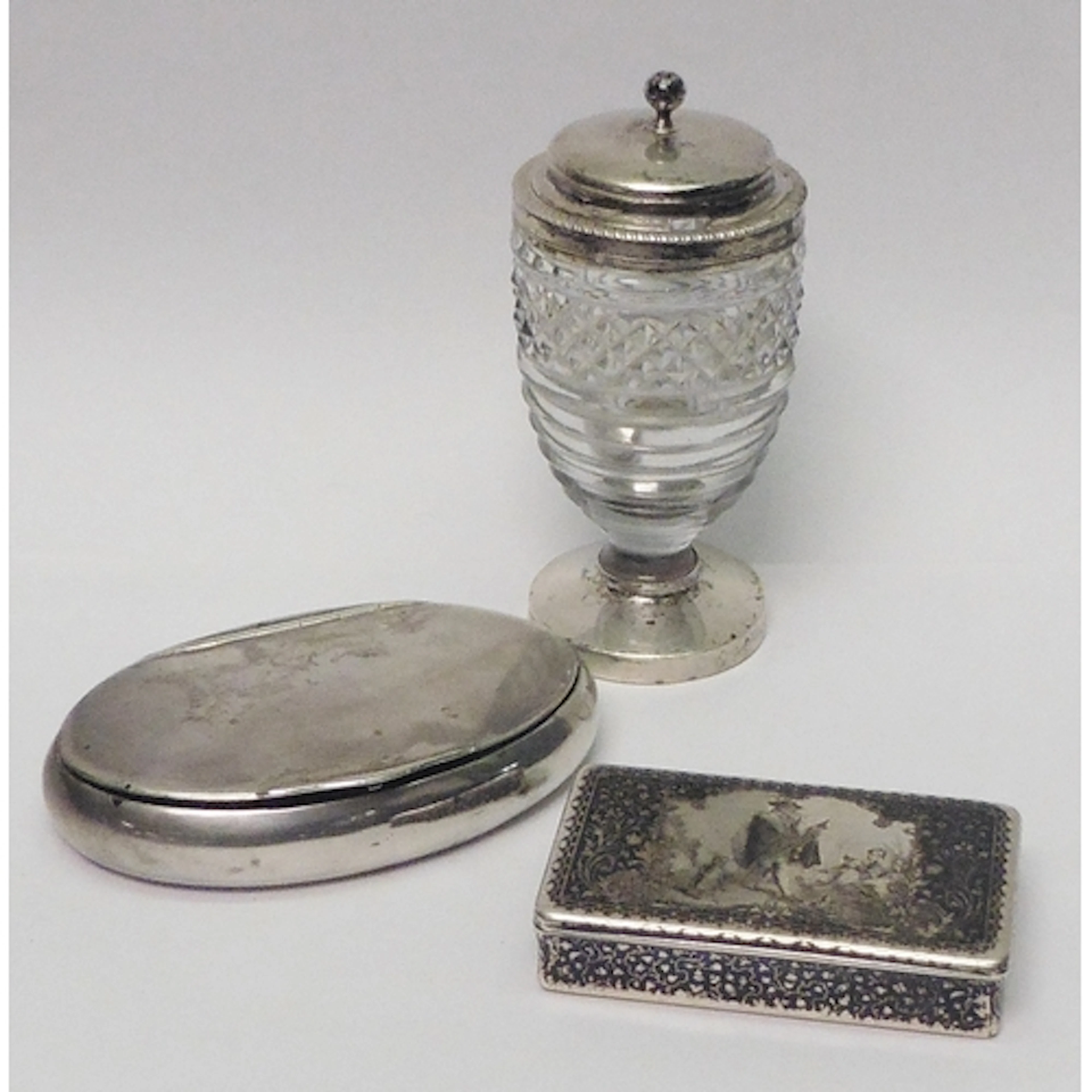 A French mid-19th cent niello enamel snuff box bearing Miner...