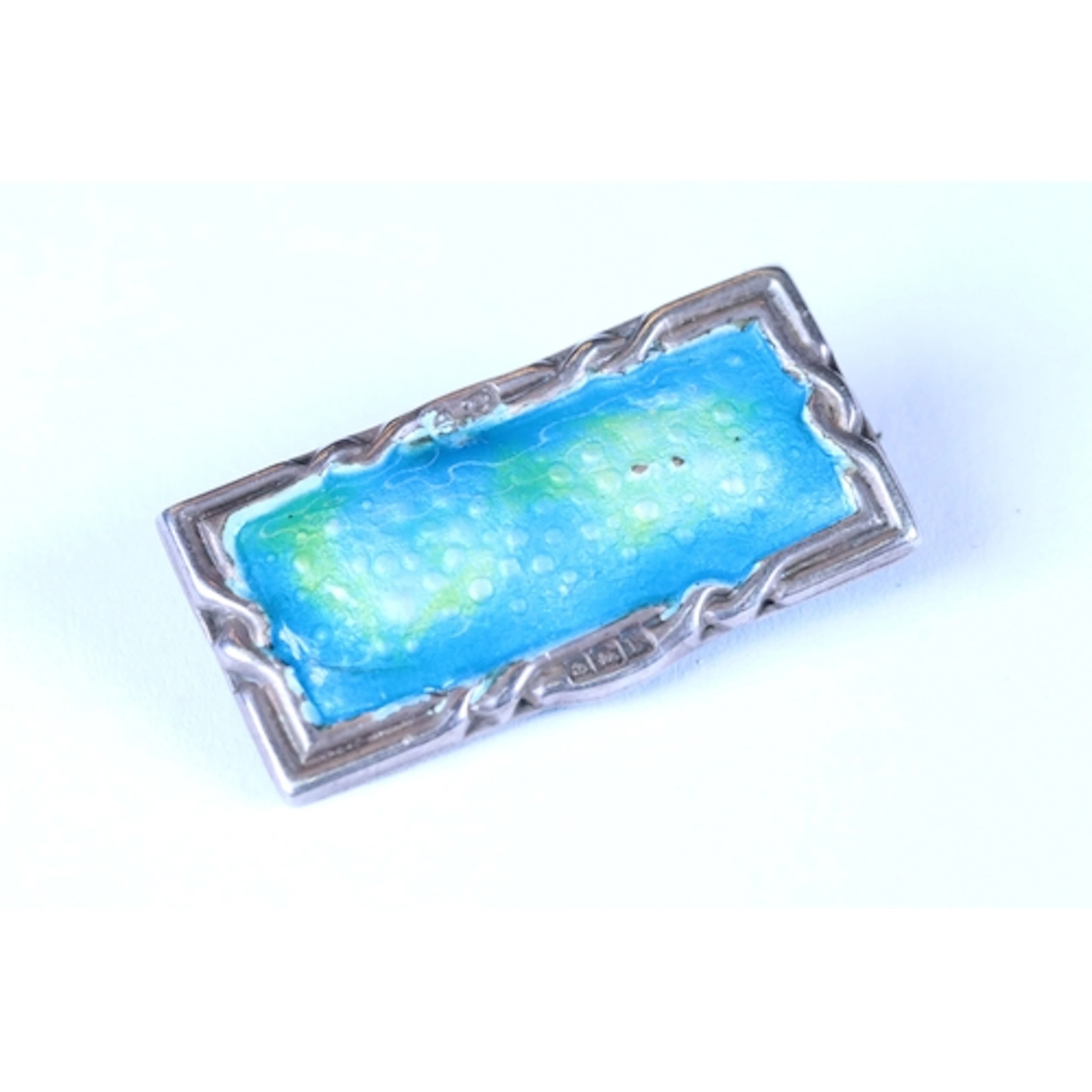 A fully hallmarked sterling silver and enamel Art Nouveau br...
