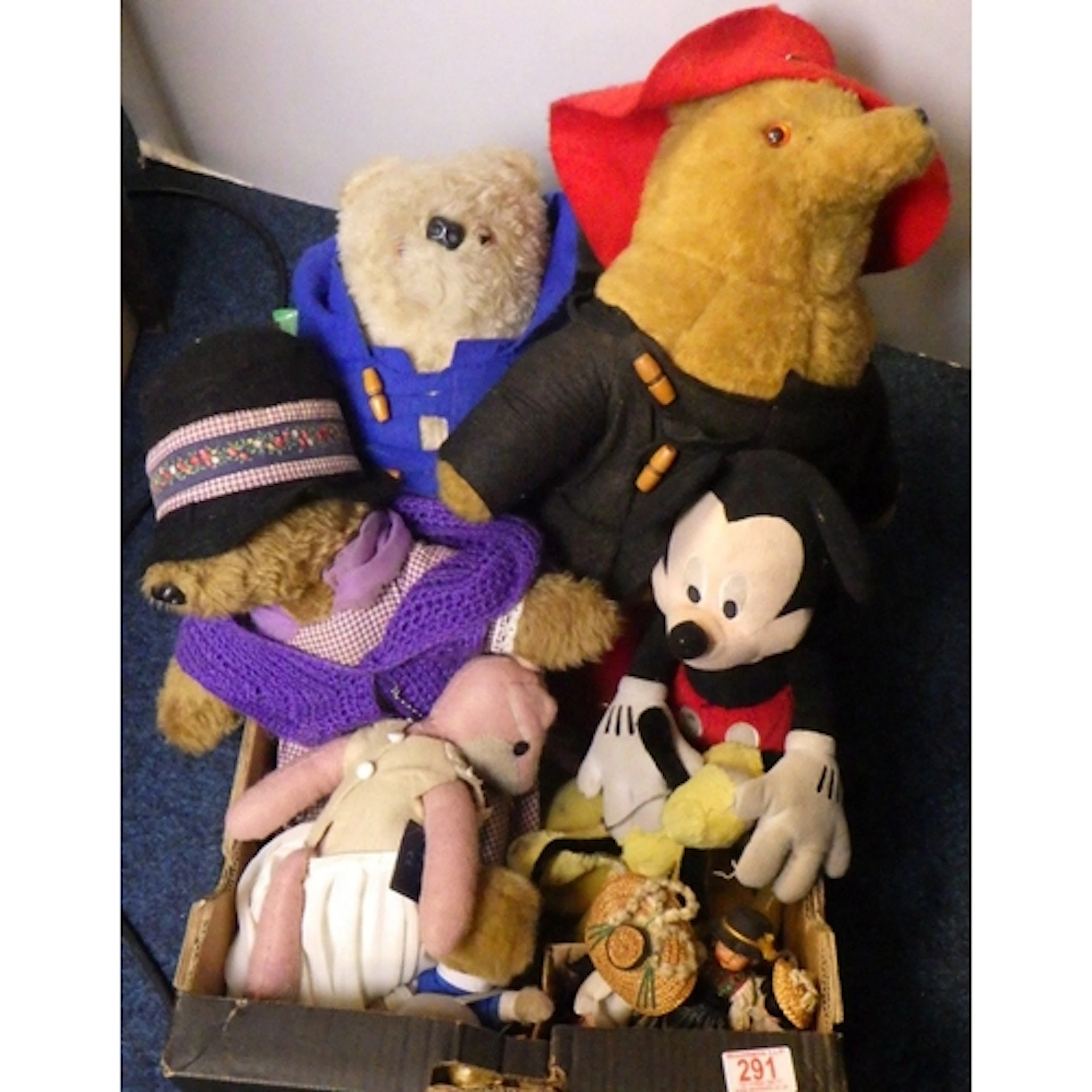 A qty of soft toys