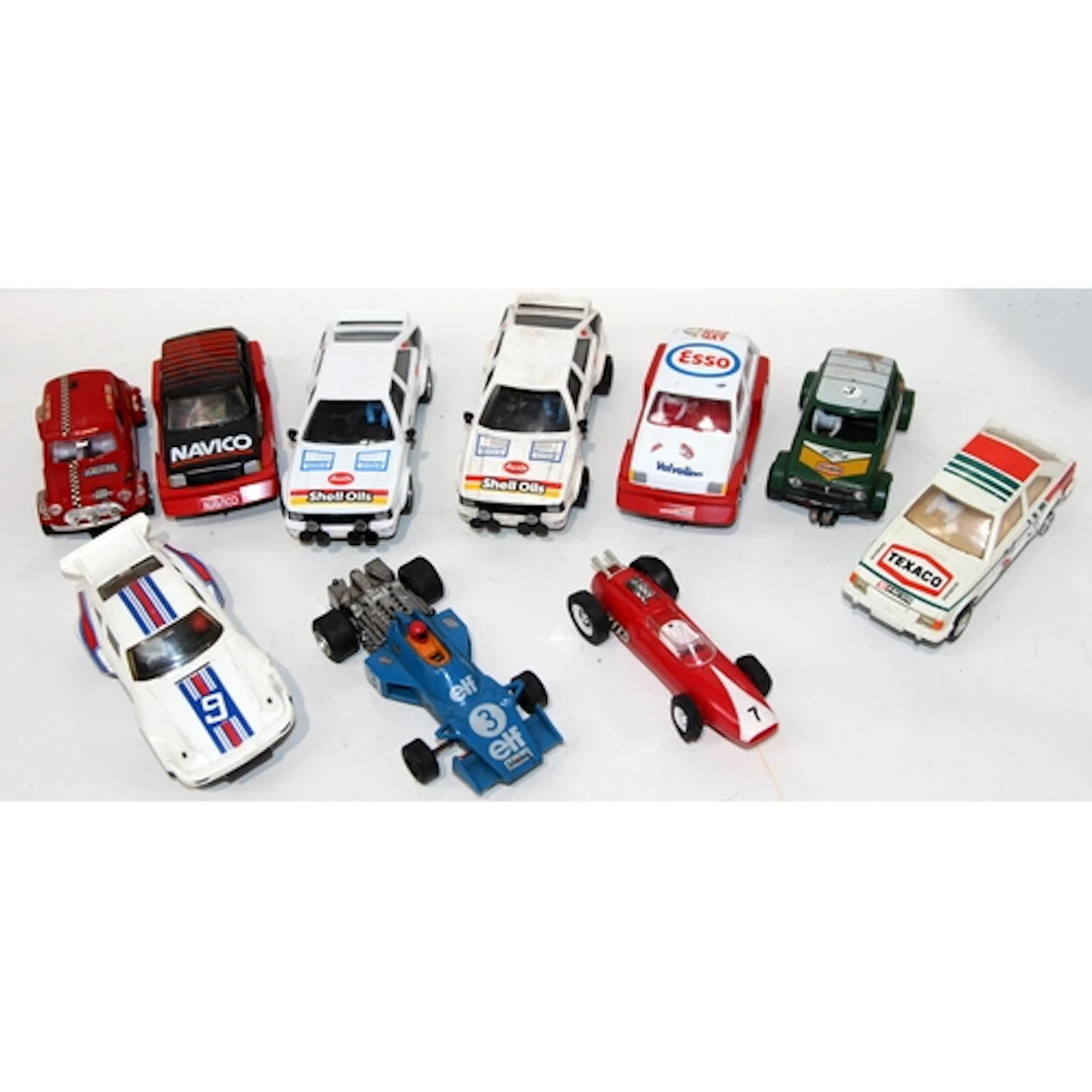 Vintage Scalextric: A selection of loose slot car racing veh...