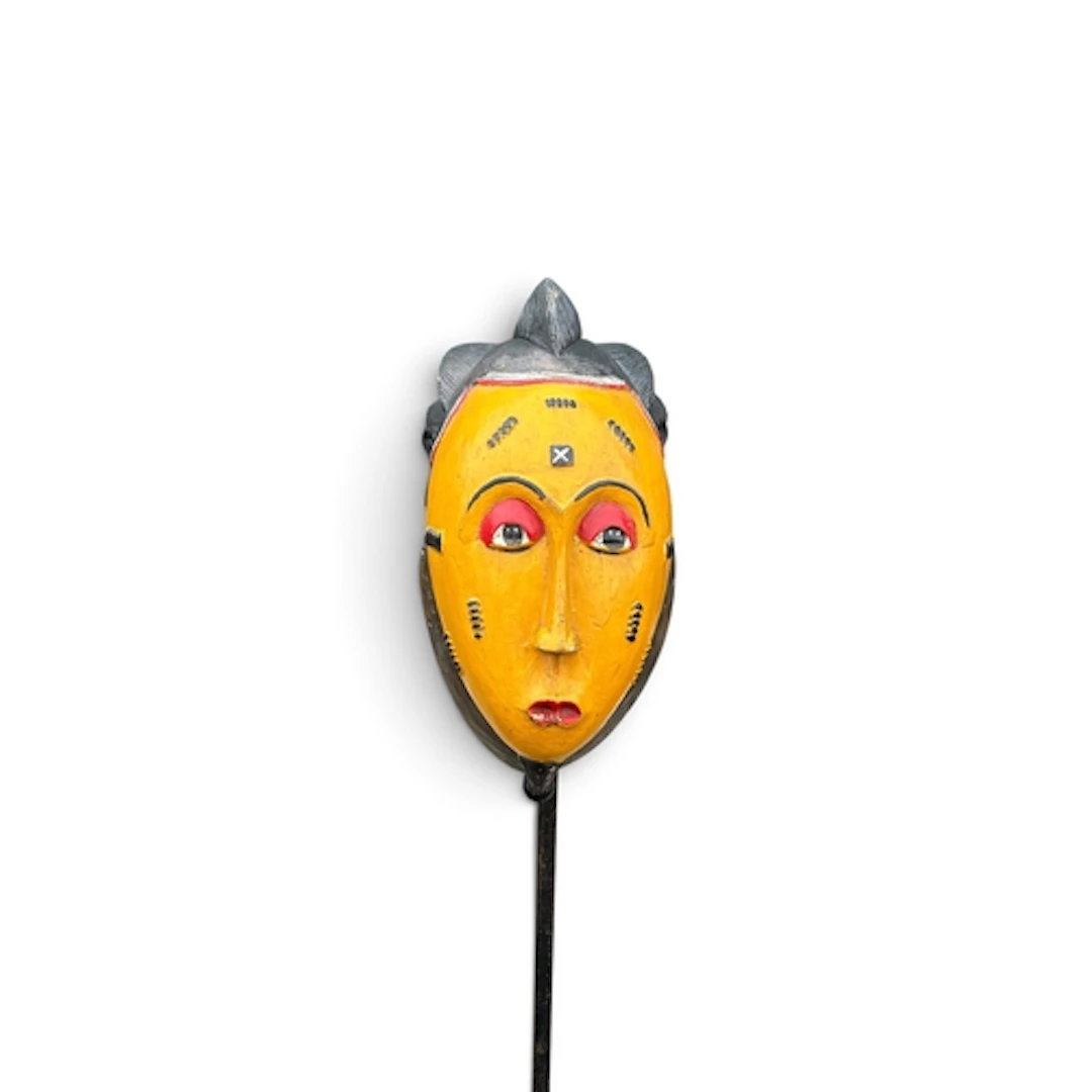 A BAOULE MASK FROM THE IVORY COAST Does not include stand. 5...