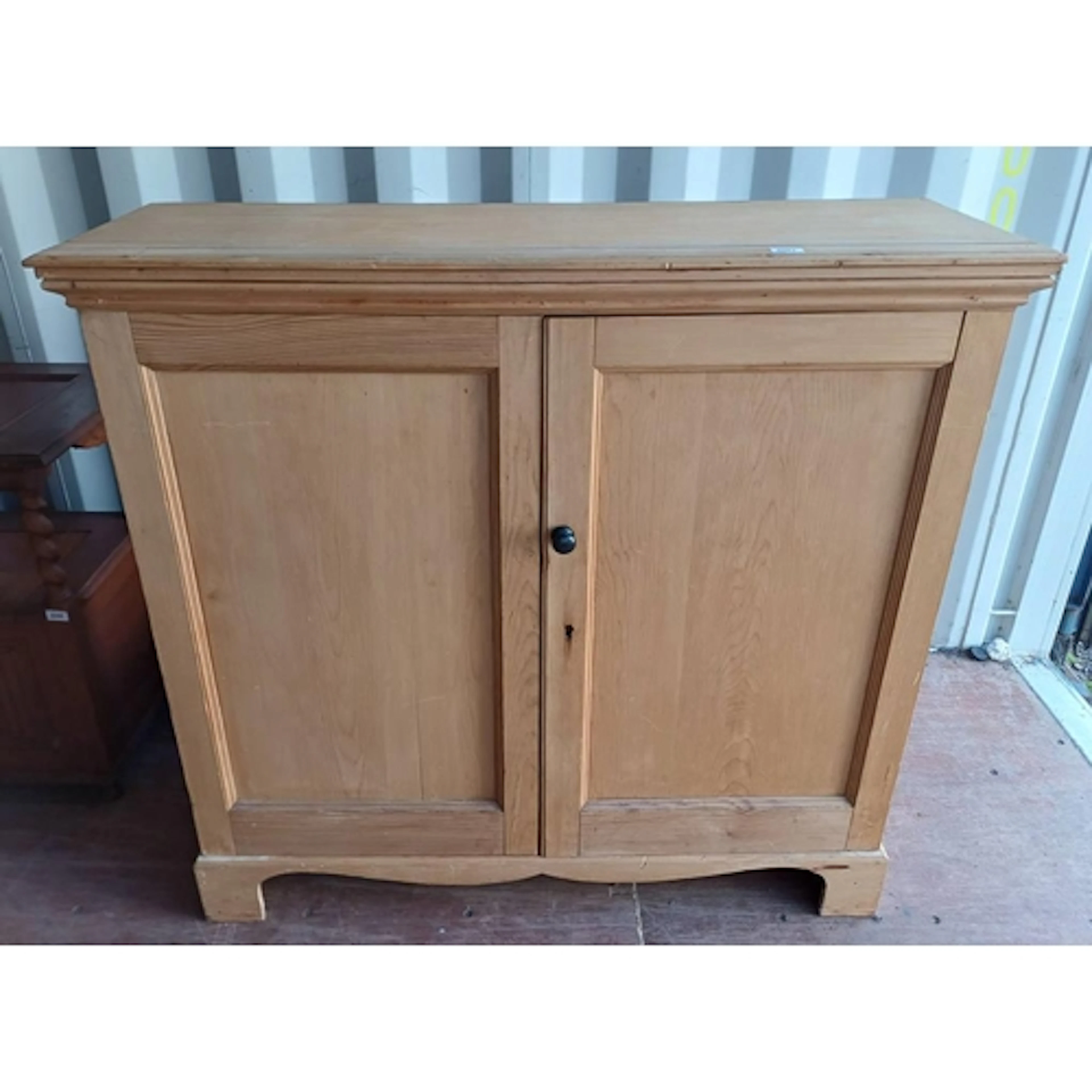 LATE 19TH CENTURY PINE 2-DOOR CABINET ON BRACKET SUPPORTS, 1...