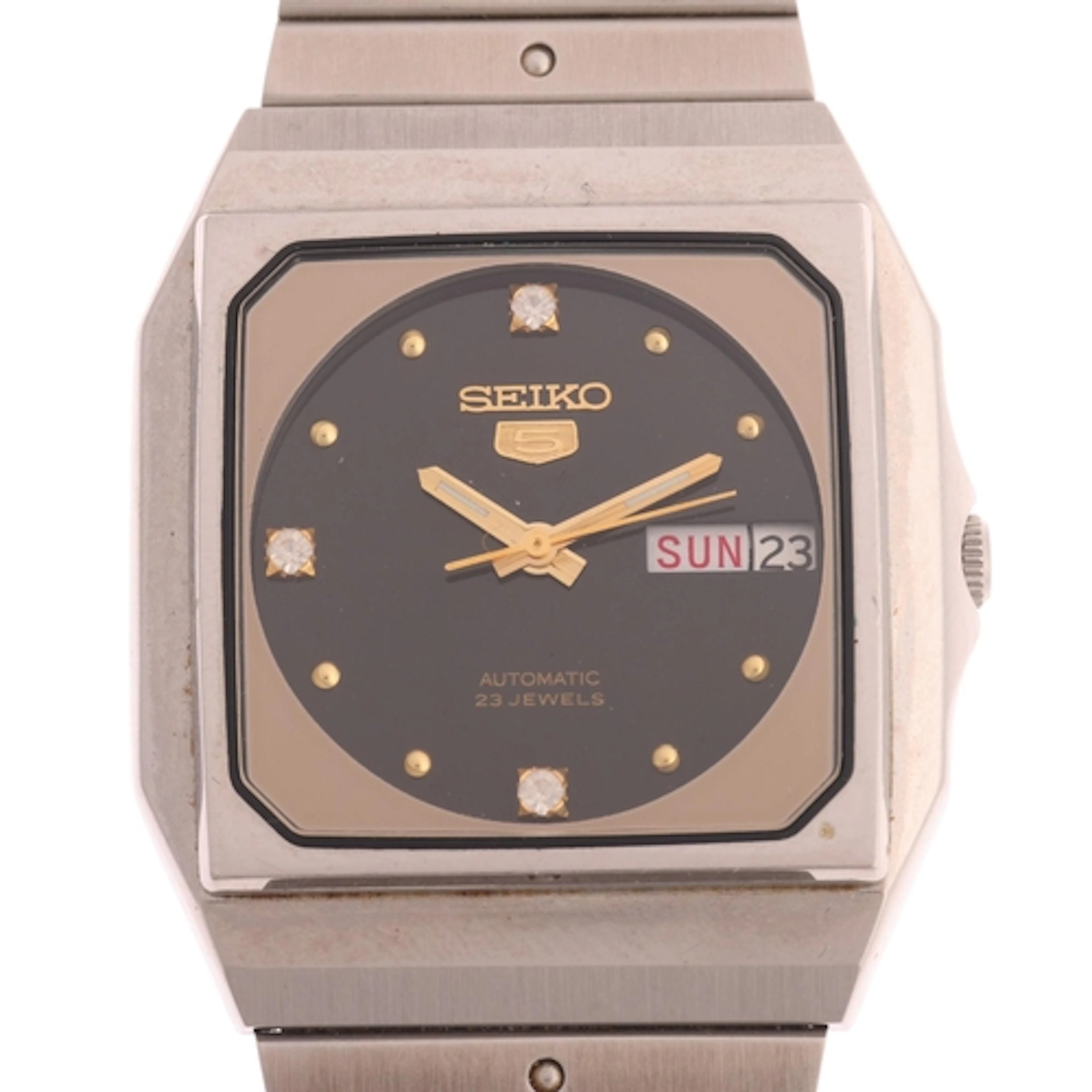 SEIKO 5 - a stainless steel automatic calendar bracelet watc...
