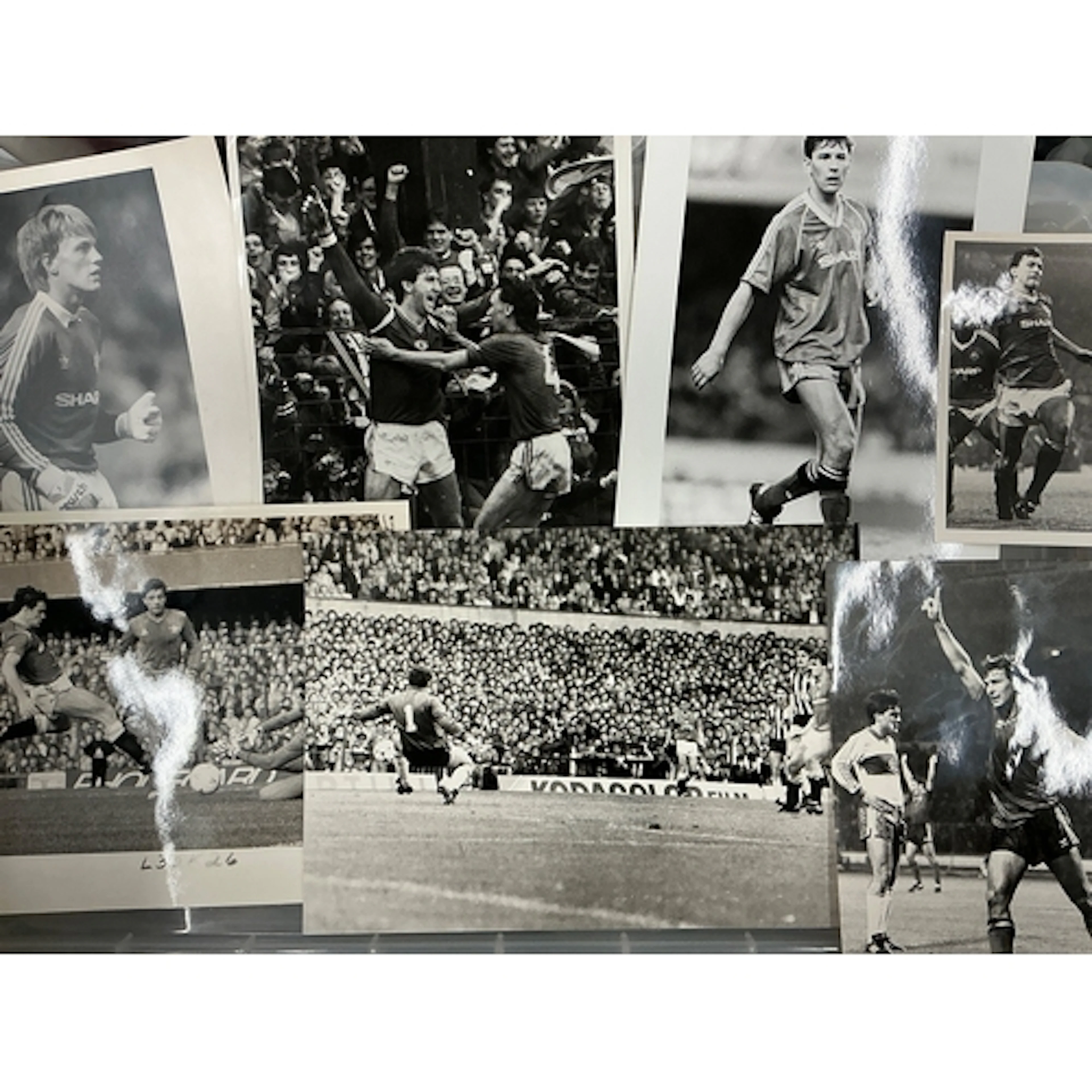 Manchester United 1980s Football Press Photos: Black and whi...