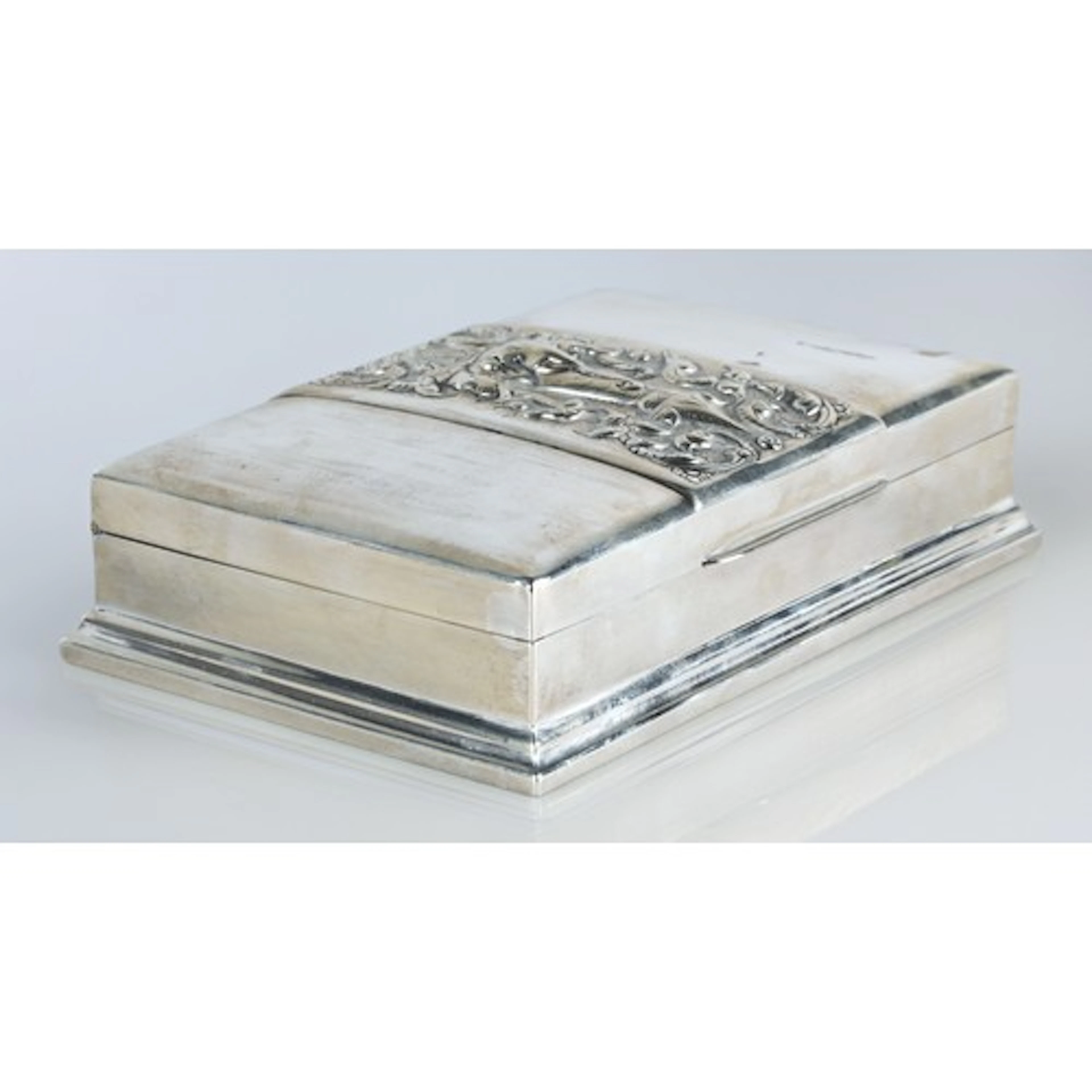 Siam sterling silver cigarette box of rectangular form, with...