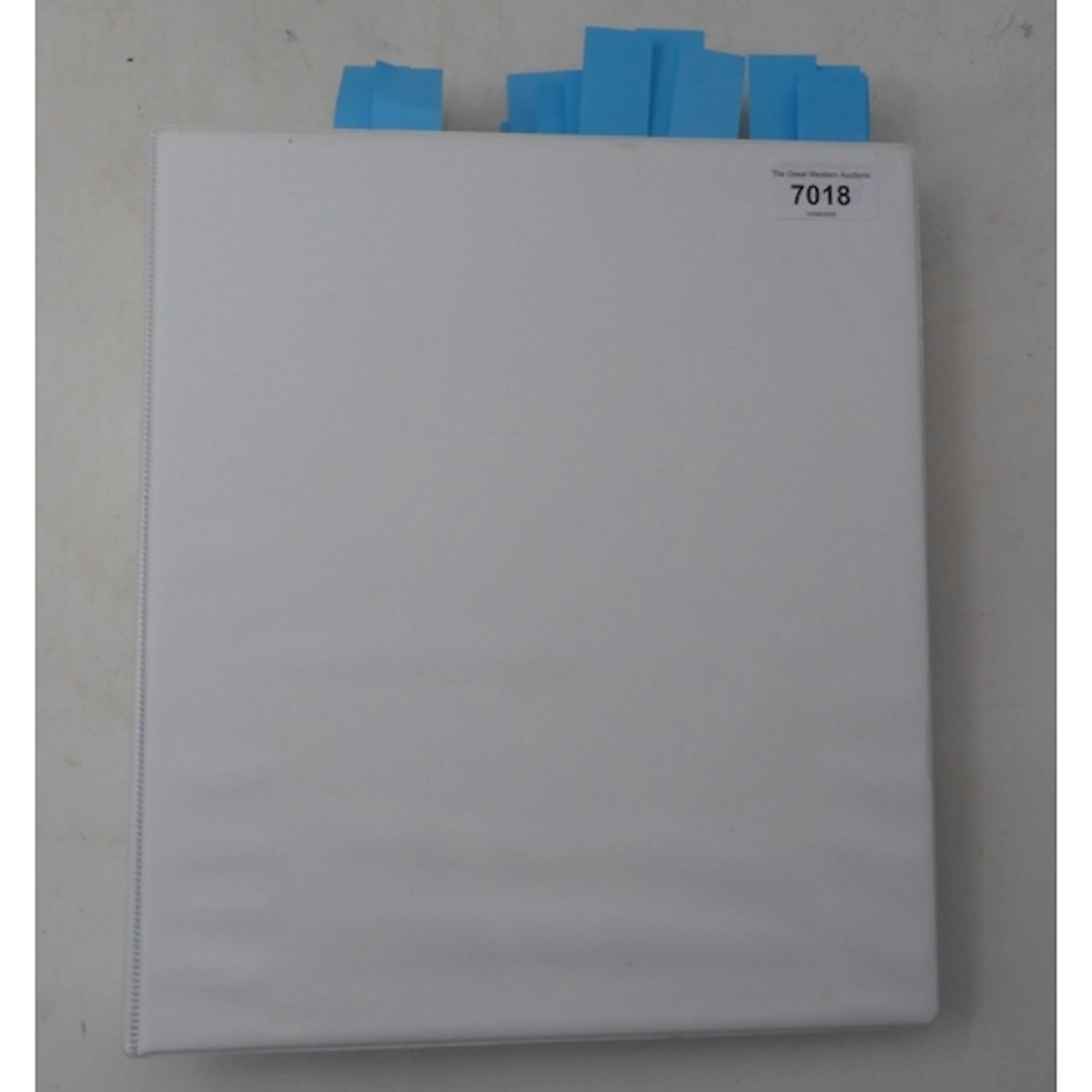 Great Britain, A large collection in a White Ring Album from...