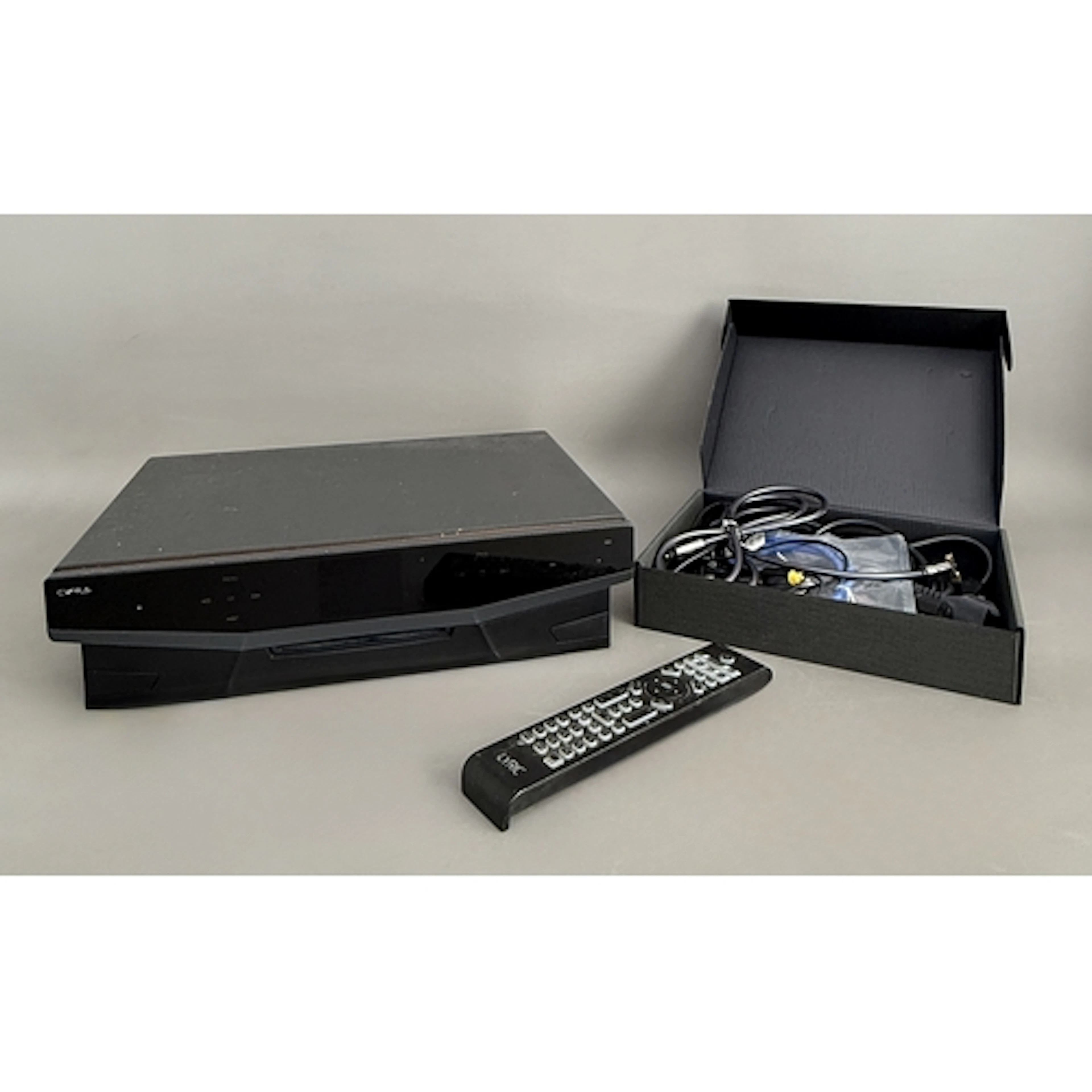 A Cyrus Lyric Stealth 'all-in-one' audiophile hi-fi music st...