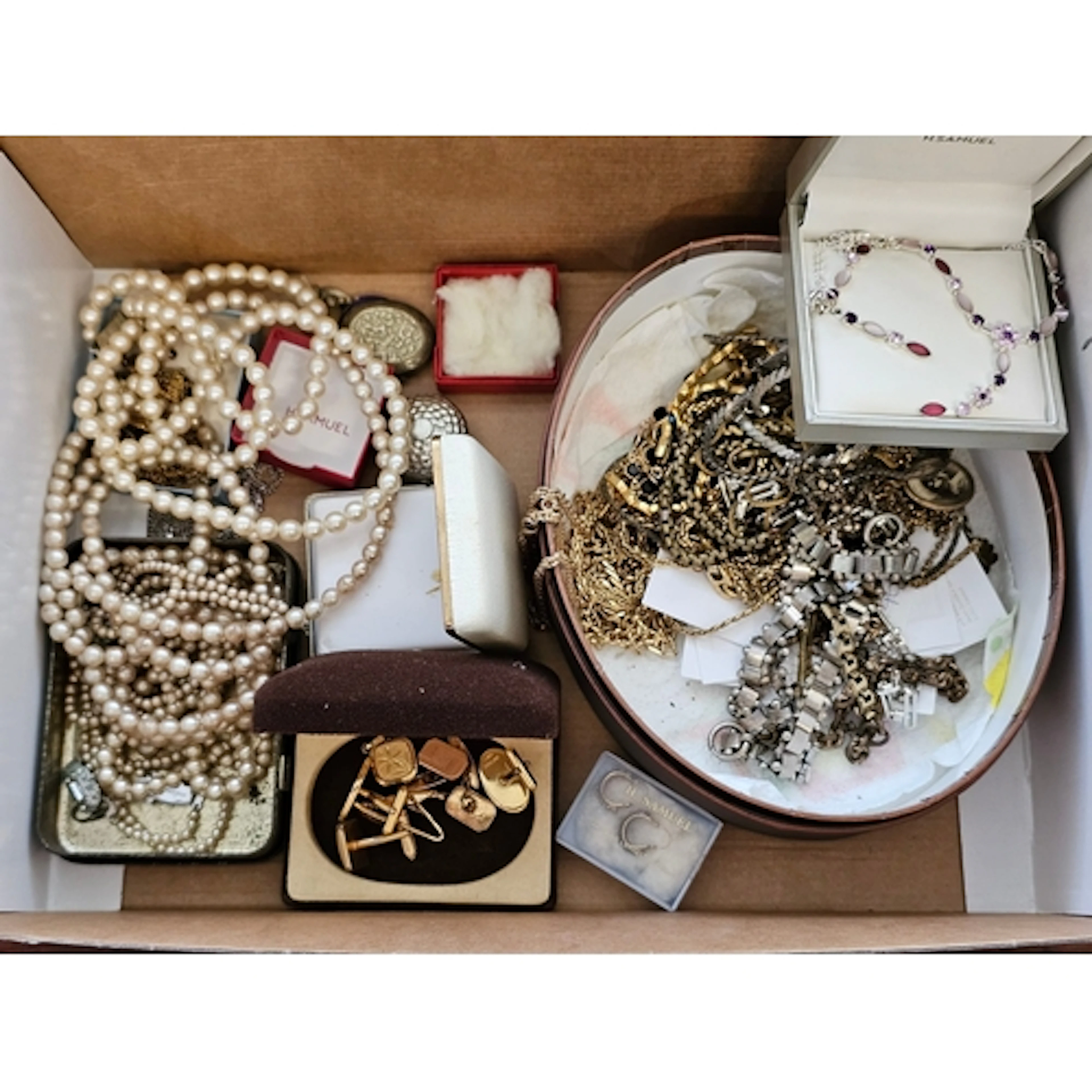 Collection of jewellery to include: gold finish and other ch...