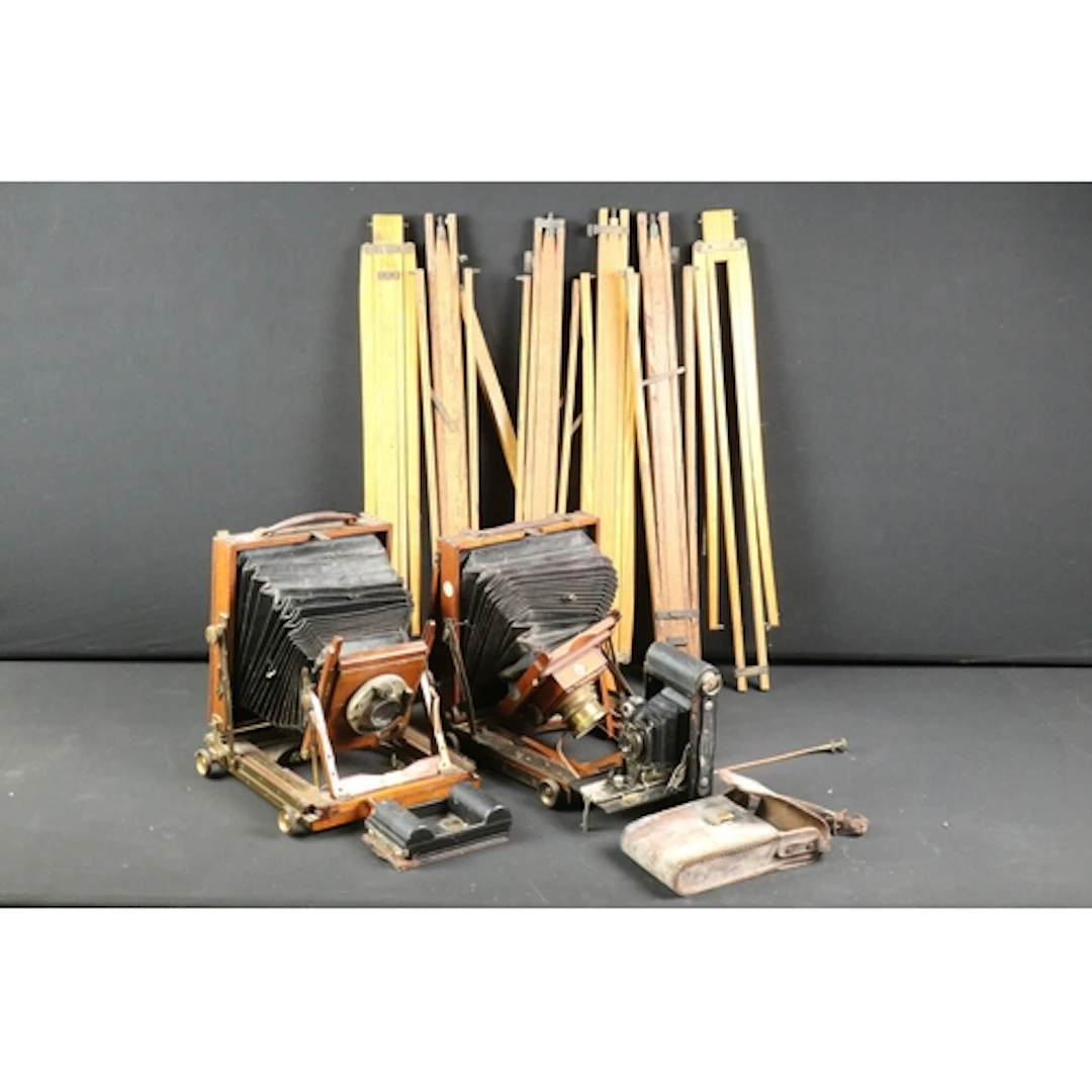 Two bellows camera's to include Koilos Medio Anastigmat W. K...