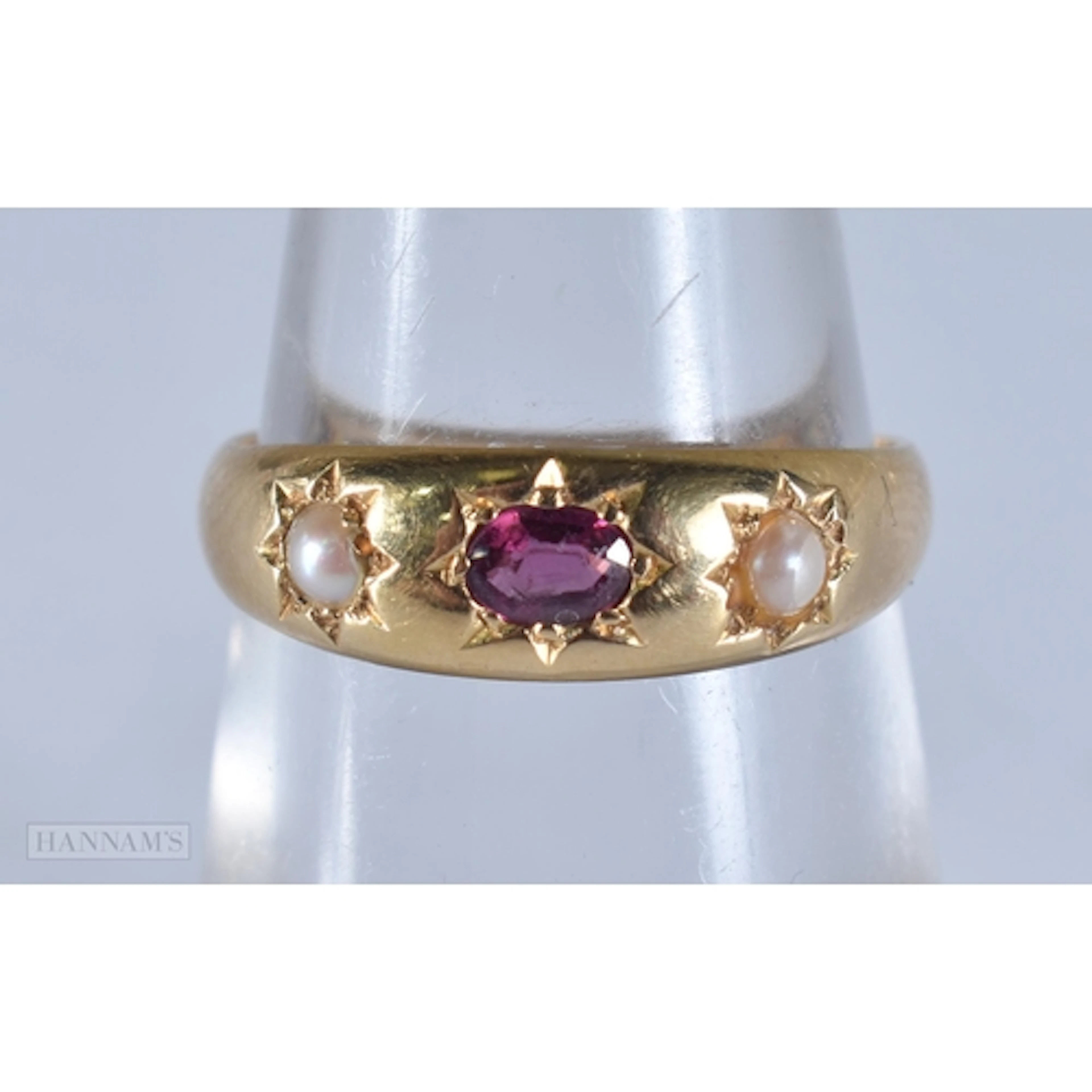 18ct gold antique garnet & seed pearl trilogy ring. Size K,...