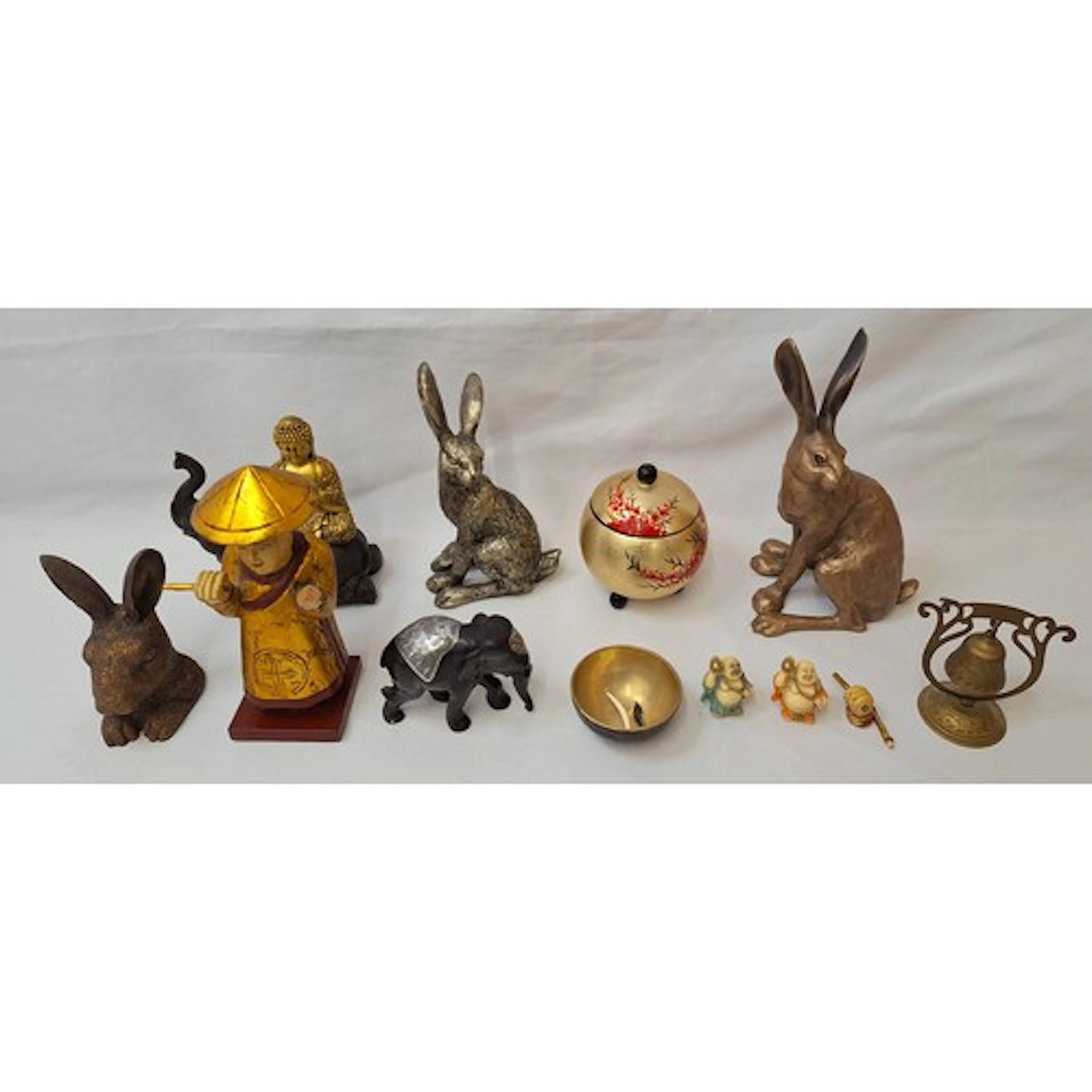 Composition Figurines incl. gold buddha on elephant, hare, 3...