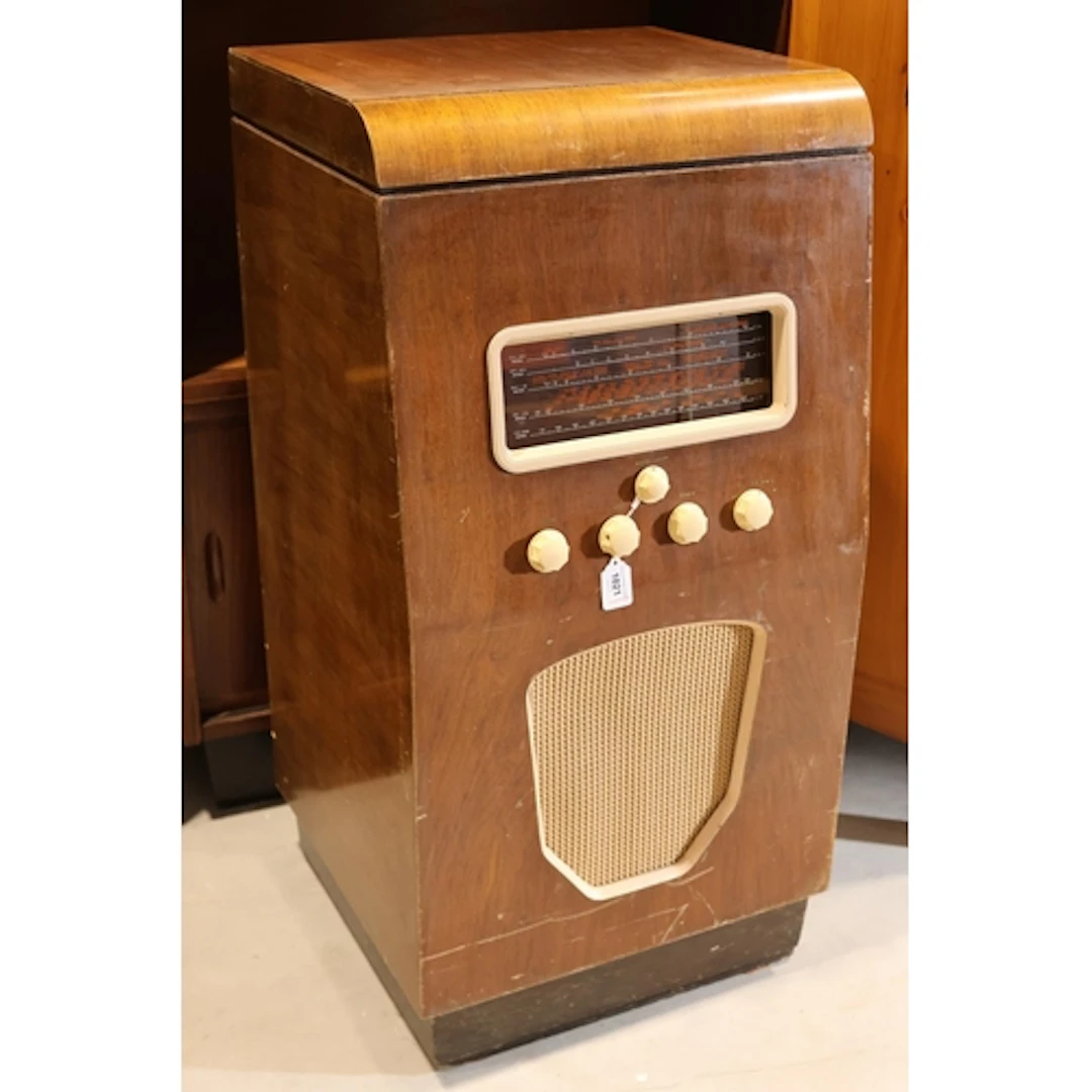 HMV Console Style Radiogram Model 5302 Circa late 1940s